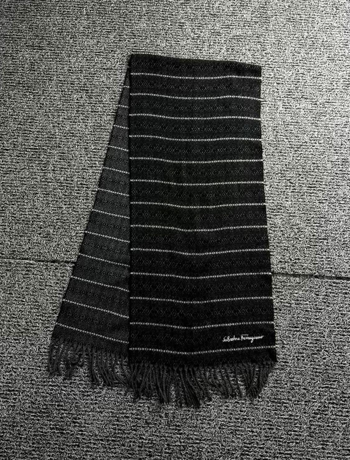 페레가모 이태리 아카이브 패턴 머플러 1573 상품이미지2