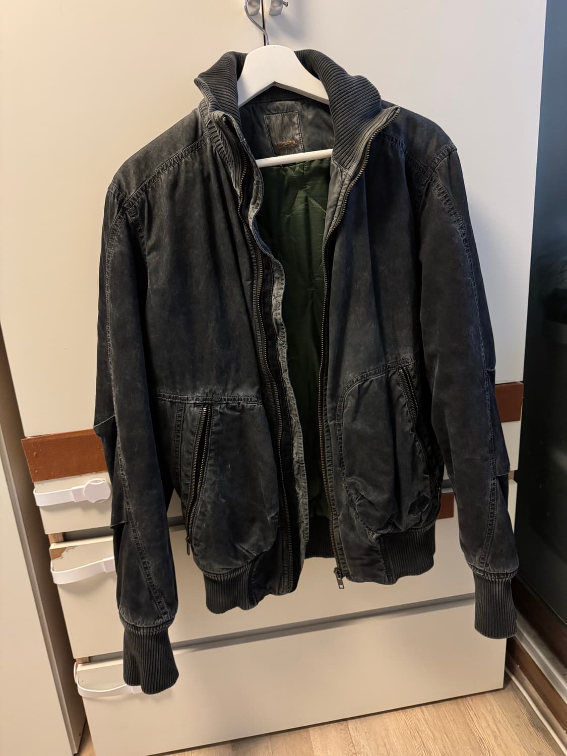 디젤 워시드 하이넥 봄버 상품이미지2