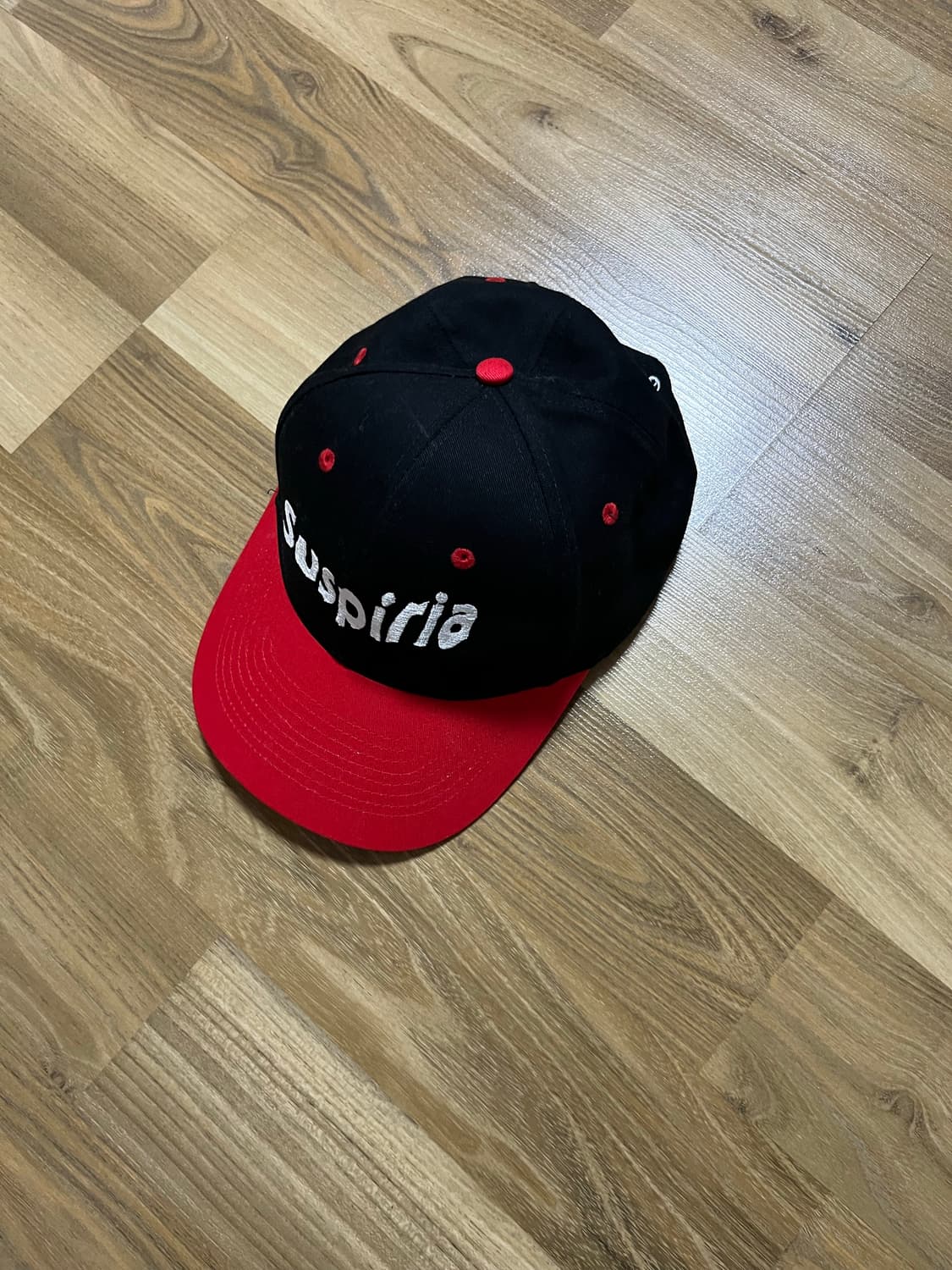 니콜라스 달리 서스피리아 캡 상품이미지1