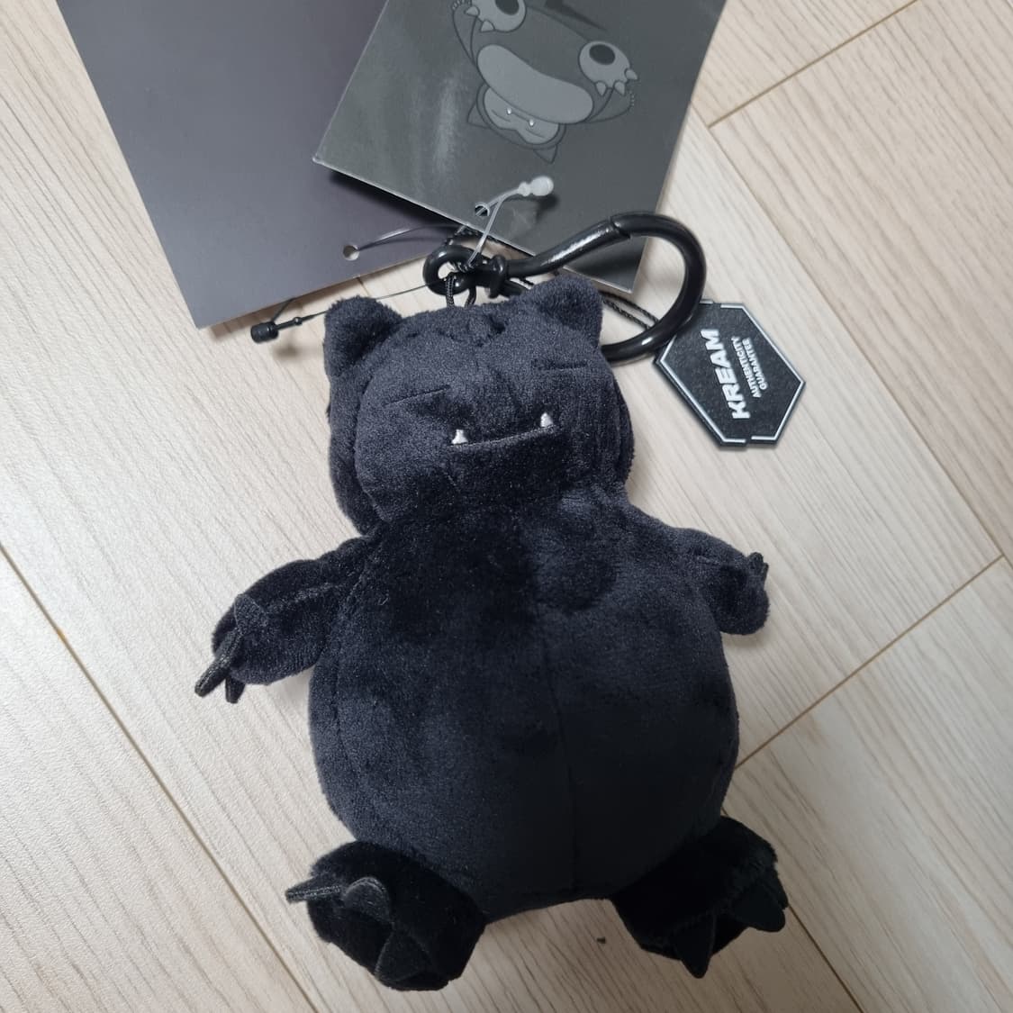 [프라그먼트 x 헬리녹스x 포켓몬] 콜라보  INN 잠만보 키링 블랙 상품이미지5