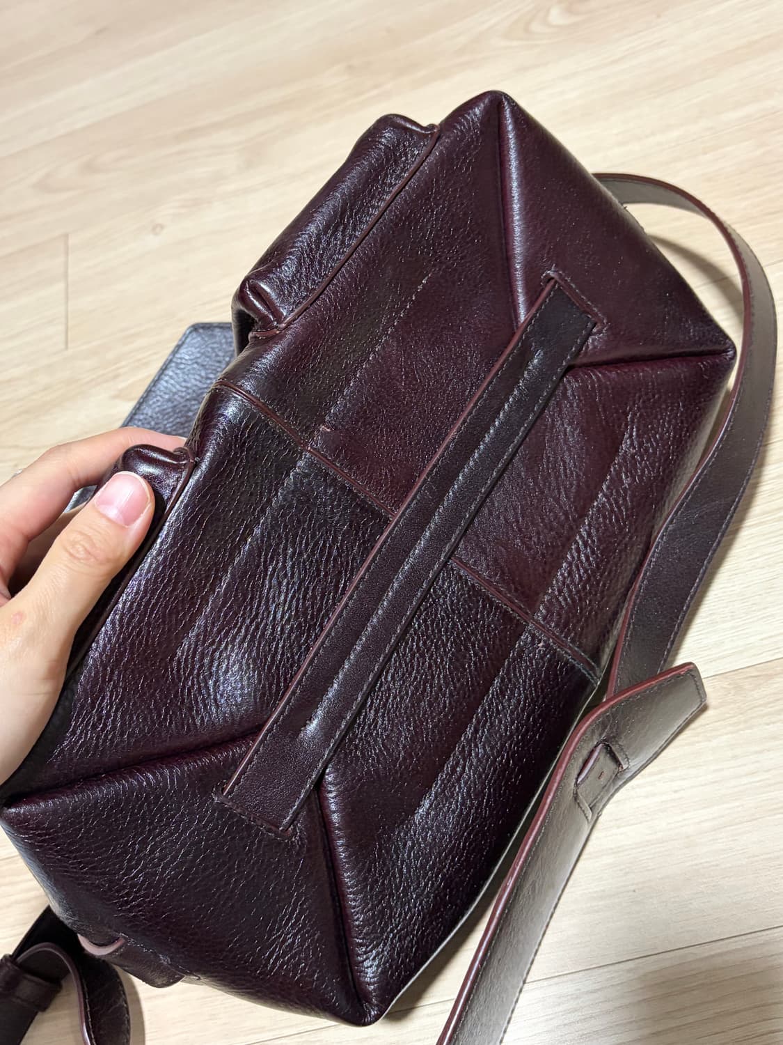 르메르 기어백 미디움 다크 에그플랜트 상품이미지4