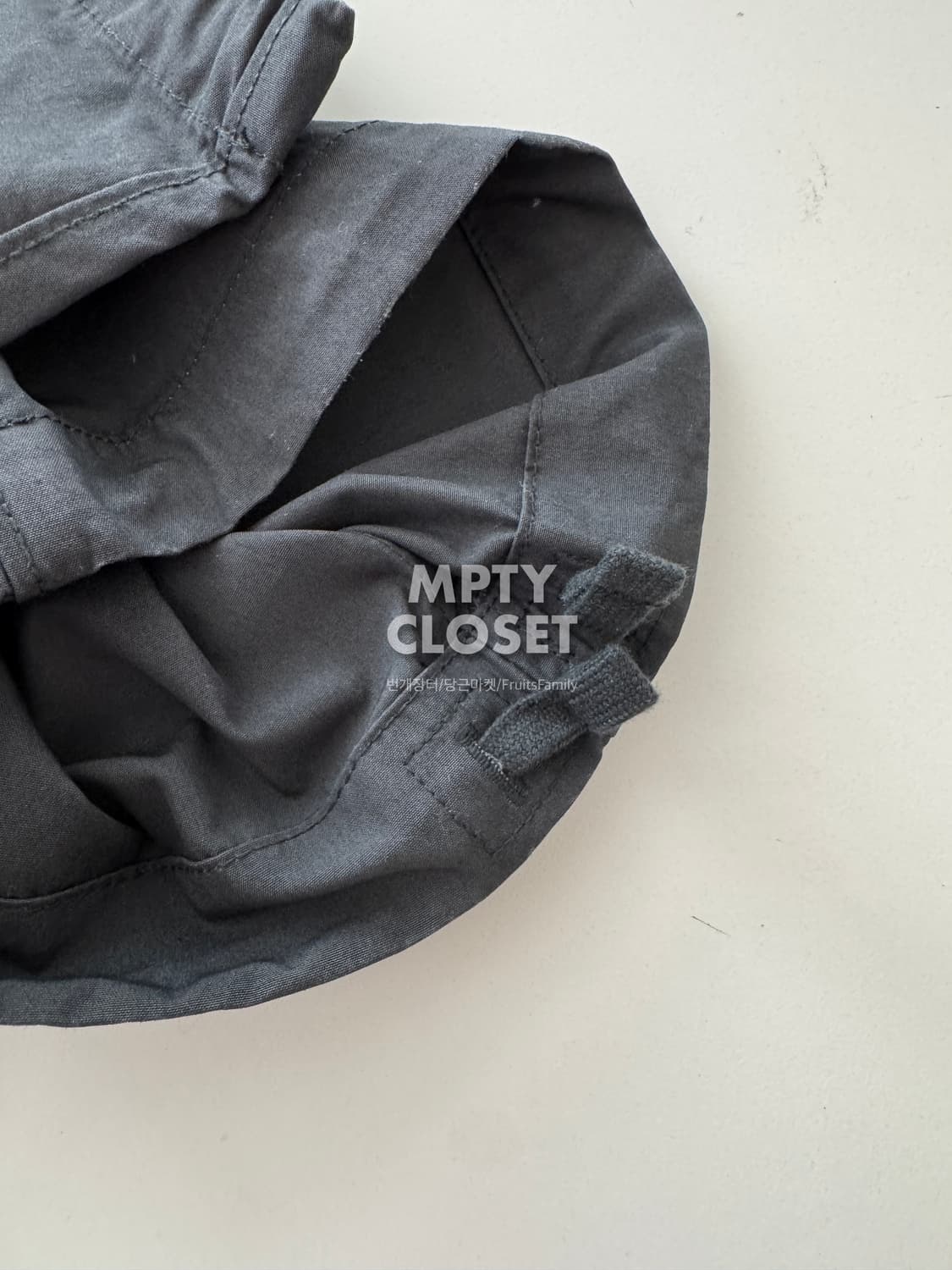 [82] 유니클로U 와이드 파라슈트 팬츠 457969 다크그레이 상품이미지9