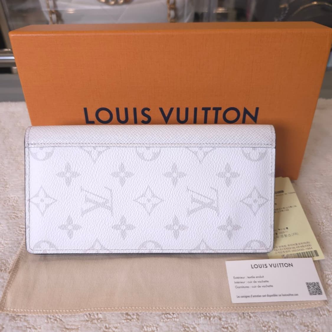 [중고/정품] 루이비통 브라짜 월릿 타이가라마 옵틱 화이트 상품이미지2
