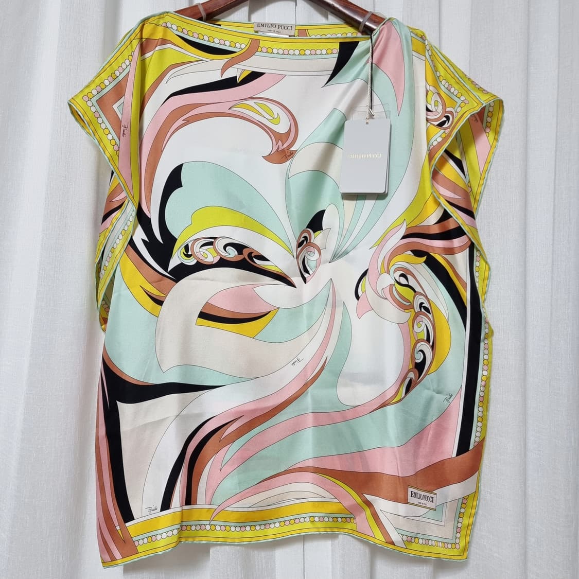 에밀리오푸치 실크100% 블라우스 (프리사이즈) 택달린 새상품 상품이미지1