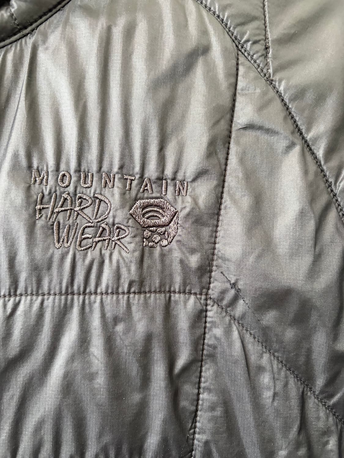 303. 마운틴하드웨어 경량패딩 상품이미지2