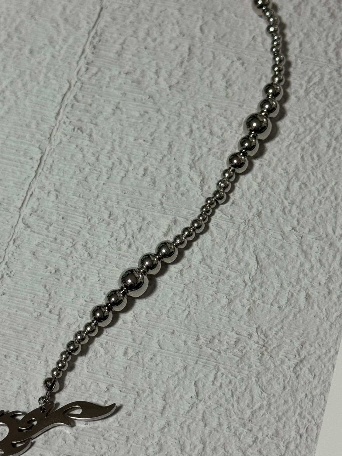 하트 트라이벌 아크릴볼 목걸이  상품이미지2