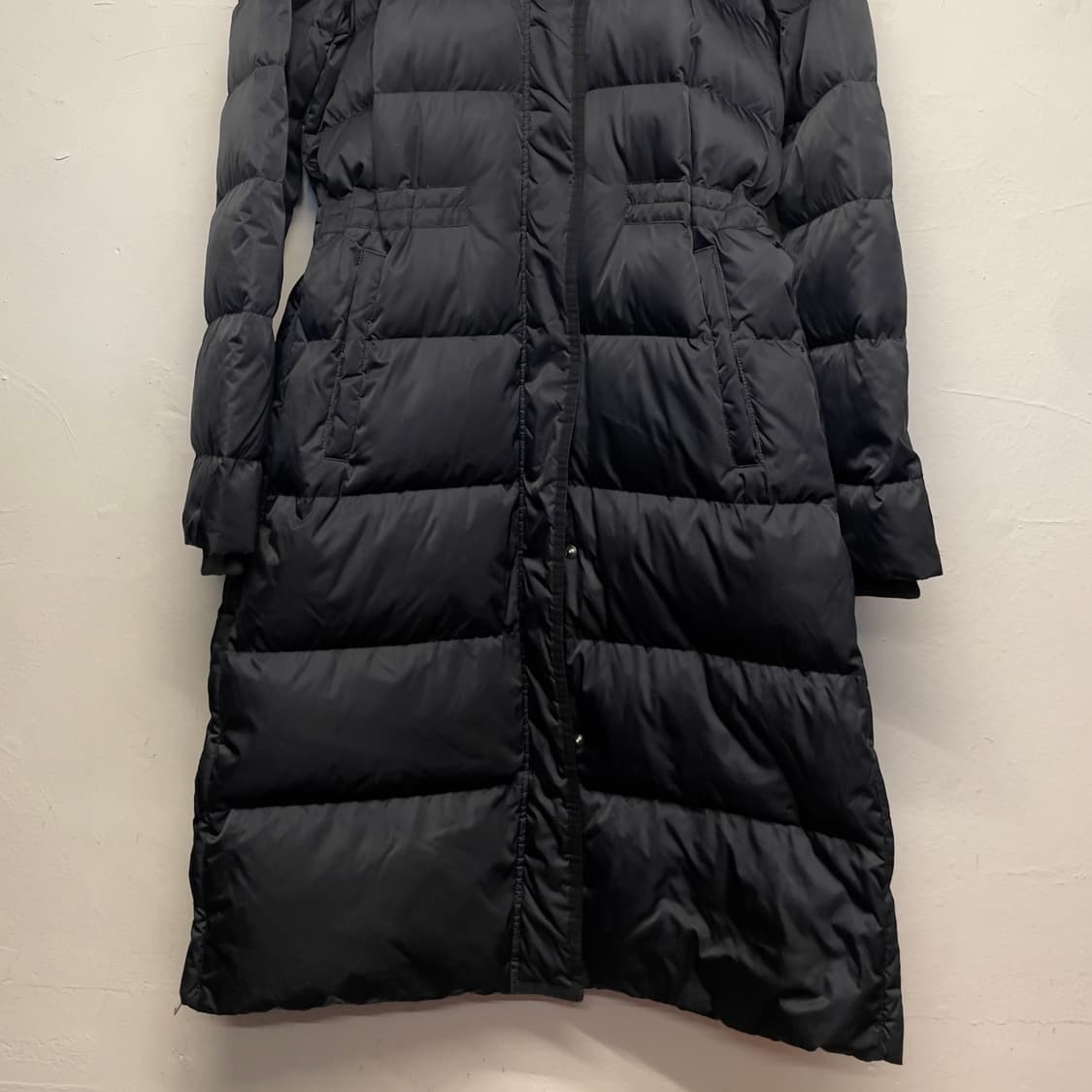 띠어리 (우먼) 블랙 덕 다운 롱 패딩  상품이미지2
