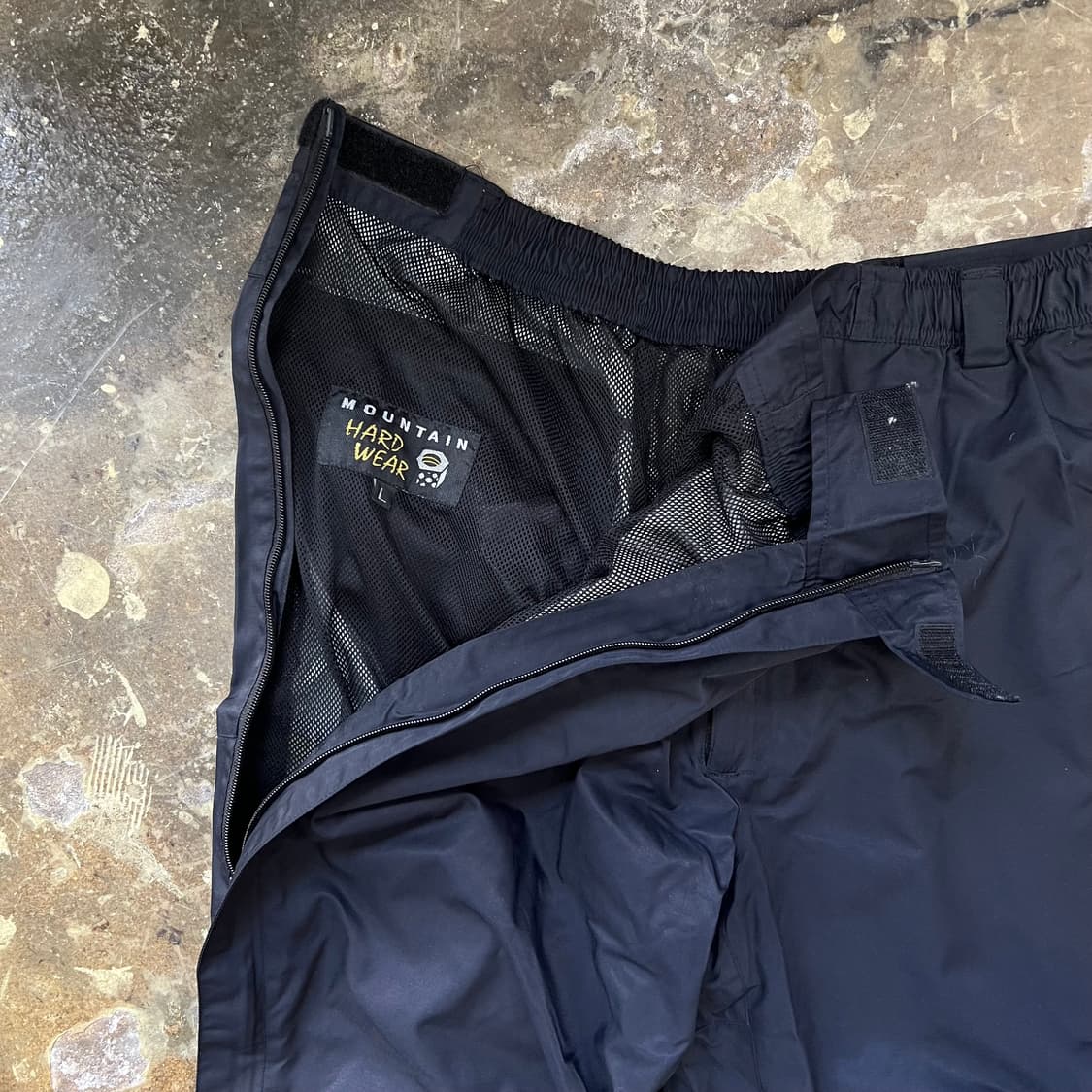 L) 마운틴하드웨어 블랙 팬츠 상품이미지3