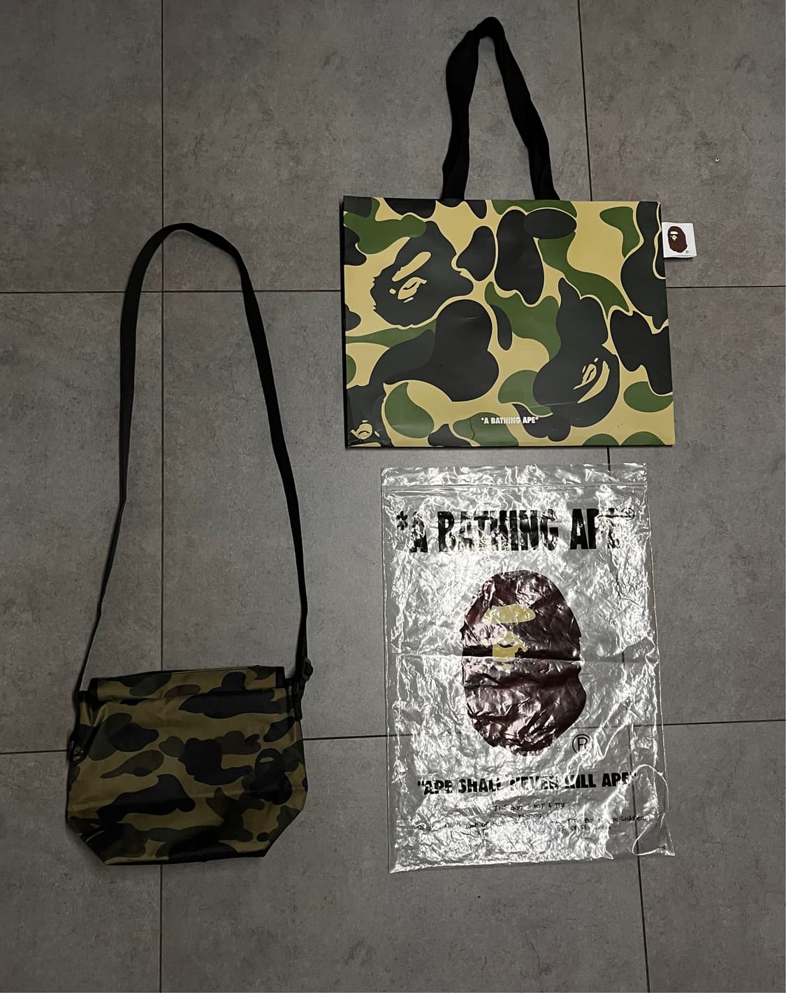 베이프 크로스백 상품이미지2