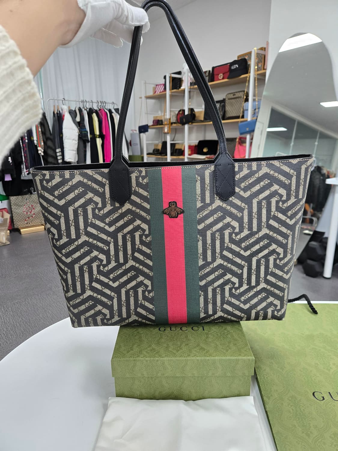 [40%할인] 구찌 꿀벌 칼레이도 쇼퍼백 상품이미지1