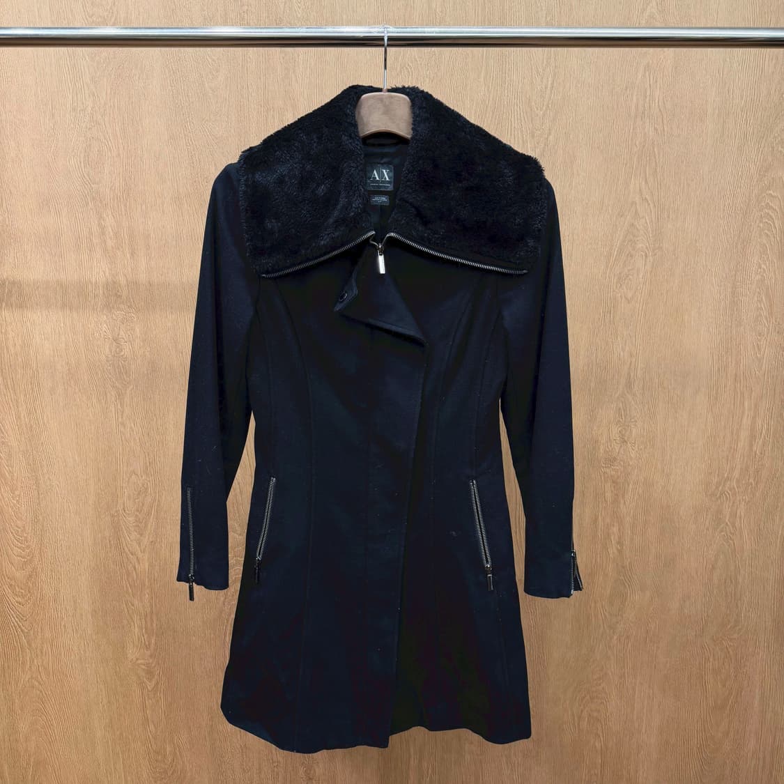 아르마니 익스체인지 롱 코트 퍼 트리밍 하이넥 디테일 슬림핏 블랙 상품이미지2