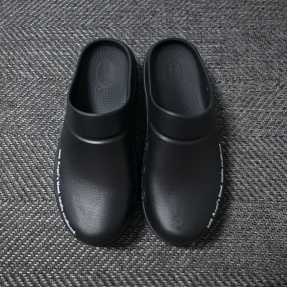 우포스 클로그 언어펙티드 스카페이스 블랙270 상품이미지1