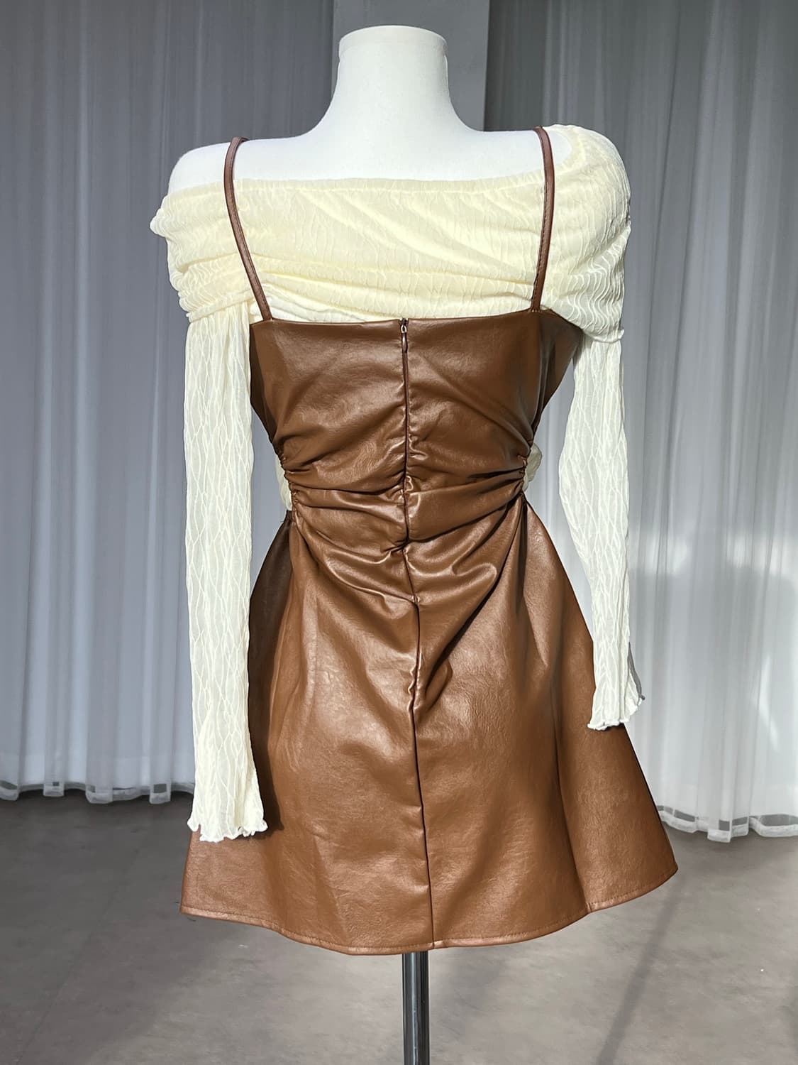 [새상품원가이하판매]브라운 레더 뒷지퍼 끈 원피스  상품이미지3