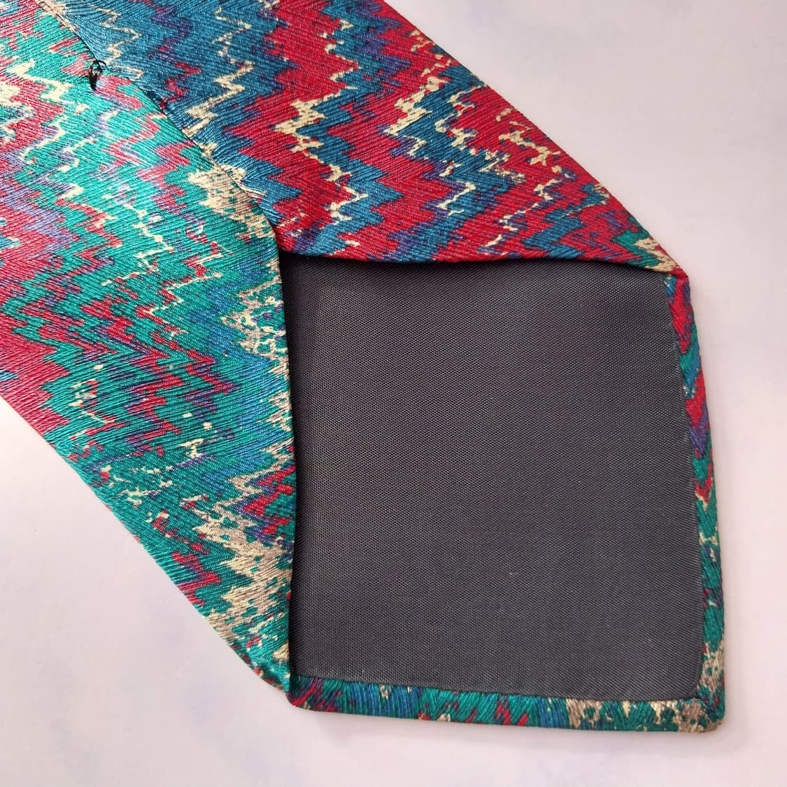 미쏘니 실크 그린 지그재그 패턴 넥타이 10cm A+등급 k1900
 상품이미지9