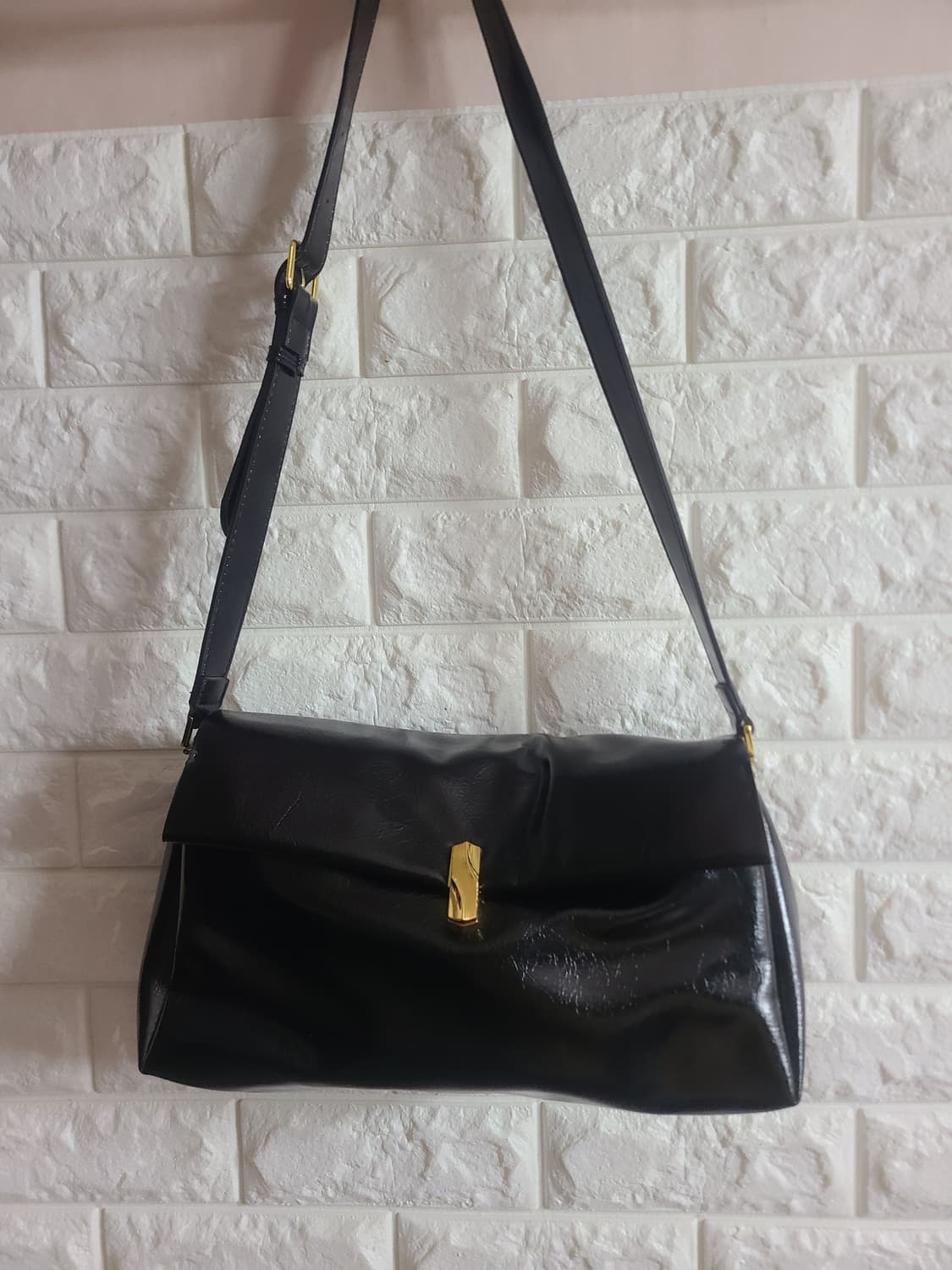 카레스 앤 헤카 블랙 숄더백 상품이미지1