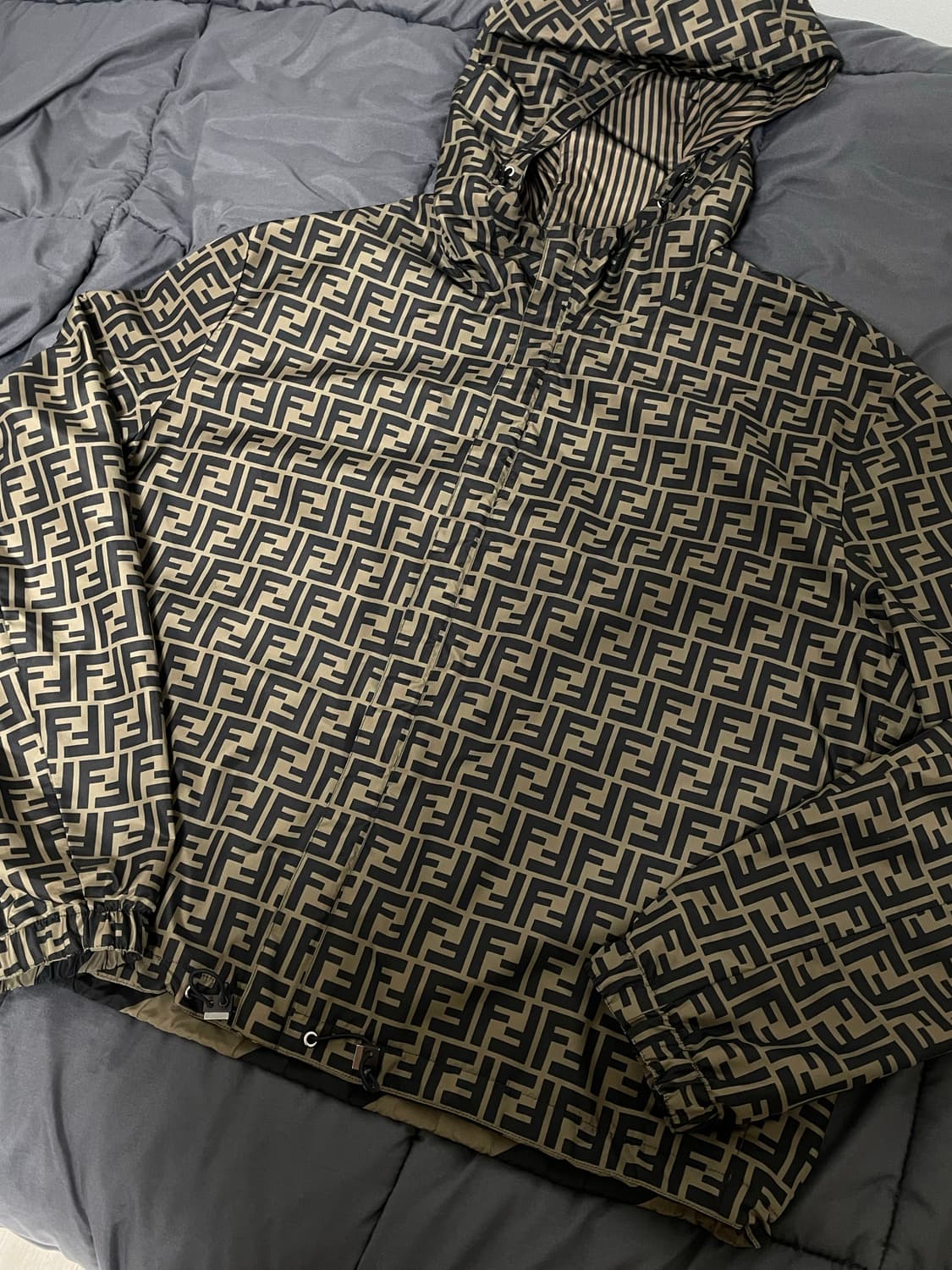 펜디 리버서블 바람막이 56(105) 상품이미지1