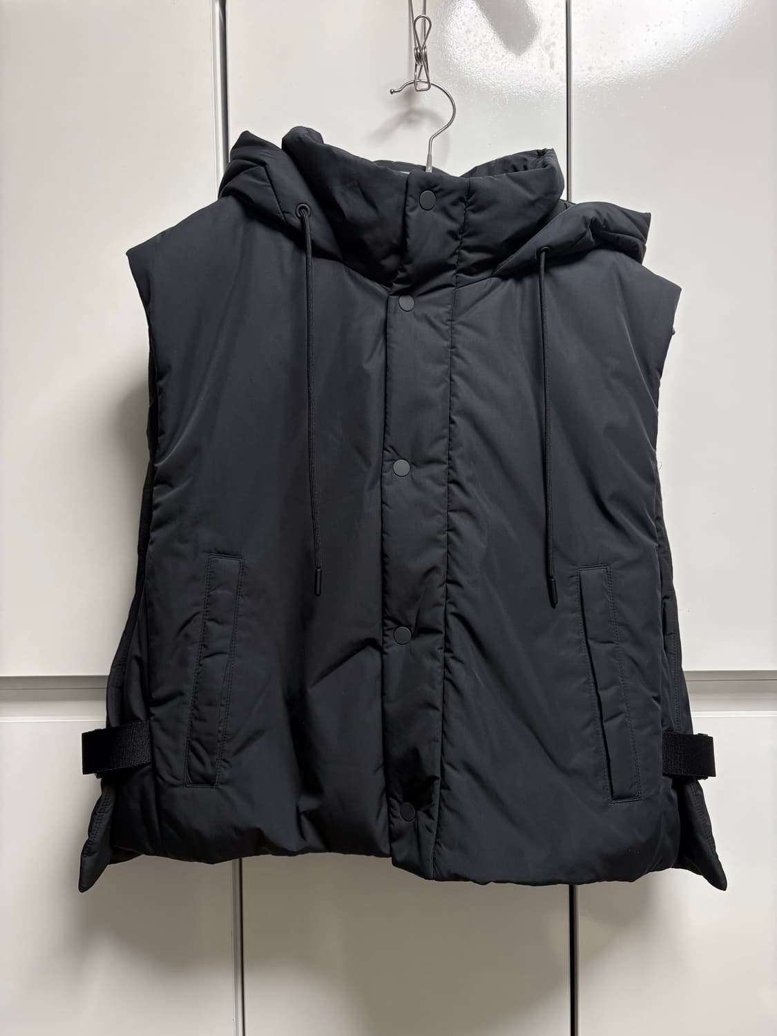 Cos 버클 사이드 패딩 후디드 질레 상품이미지5