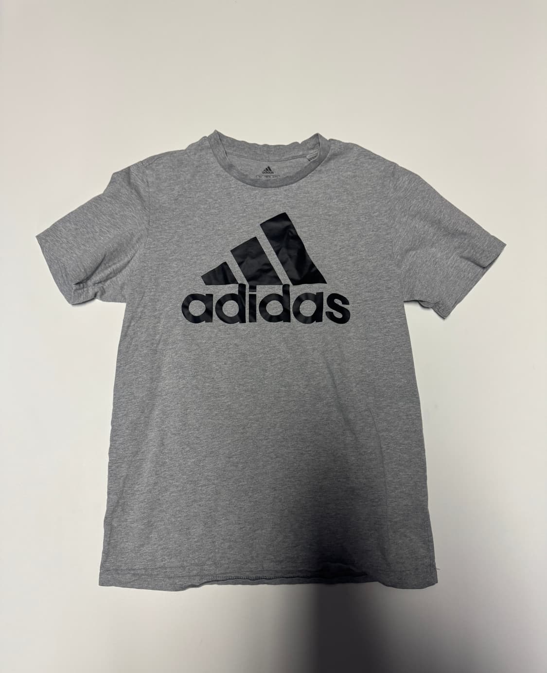 여성 아디다스 빅 로고 반팔 티셔츠 S 그레이 상품이미지1