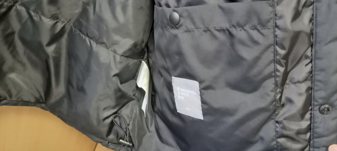 두벌 에잇세컨즈 브이넥 경량패딩 블랙 아이보리 2XL 상품이미지4