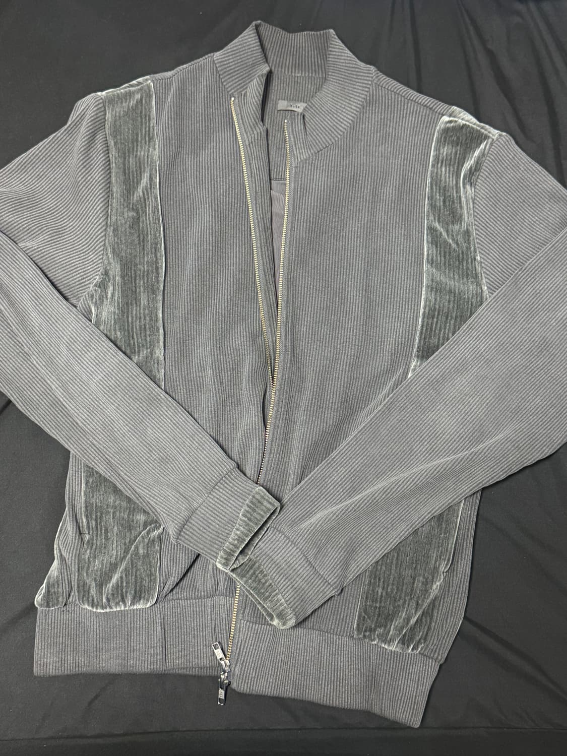 xlim ep.5 grey 저지 2사이즈 판매합니다 상품이미지1