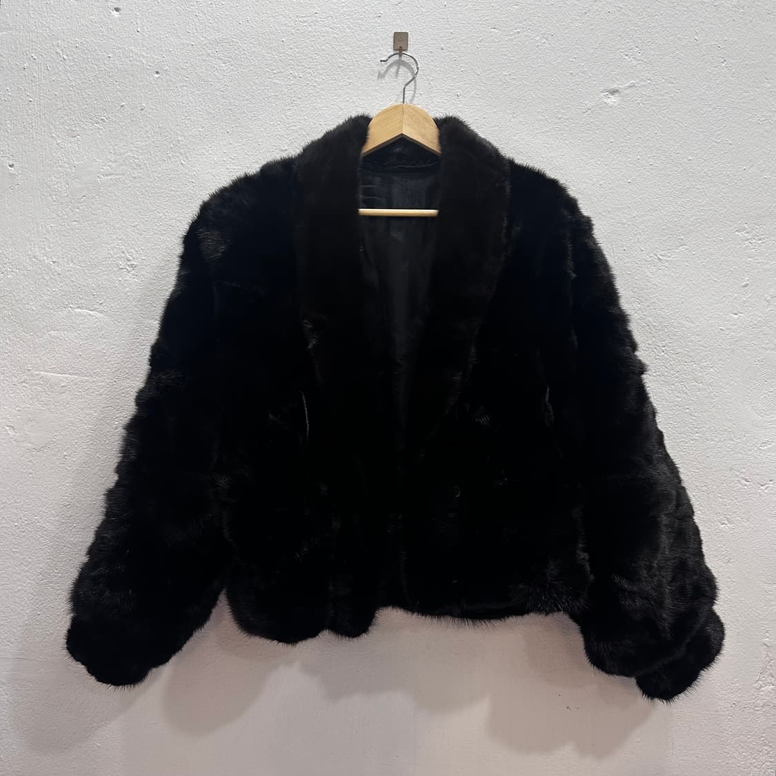 블랙 밍크 크롭 퍼자켓L 상품이미지2