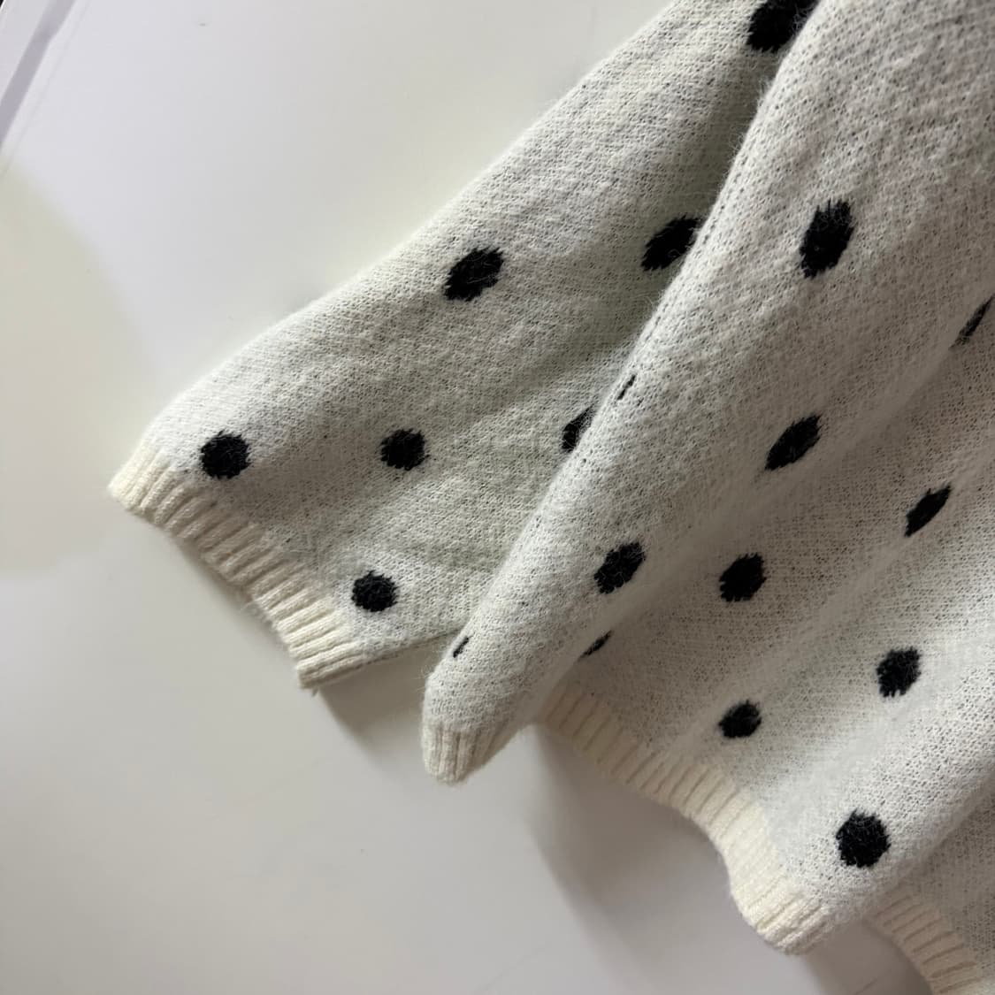 새상품 여자 도트 니트 상품이미지2