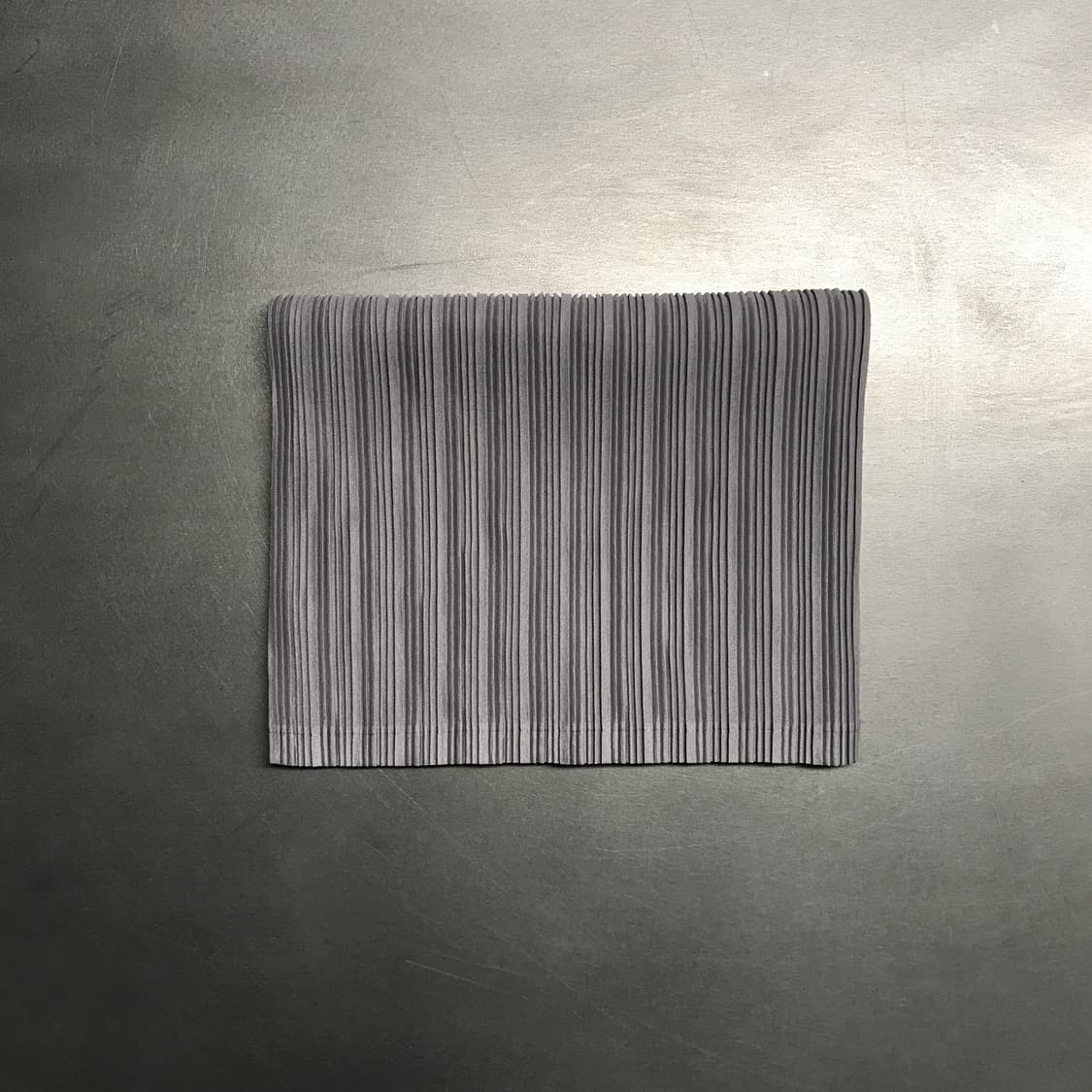 이세이 미야케 플리츠 플리즈 넥워머 그레이 상품이미지1