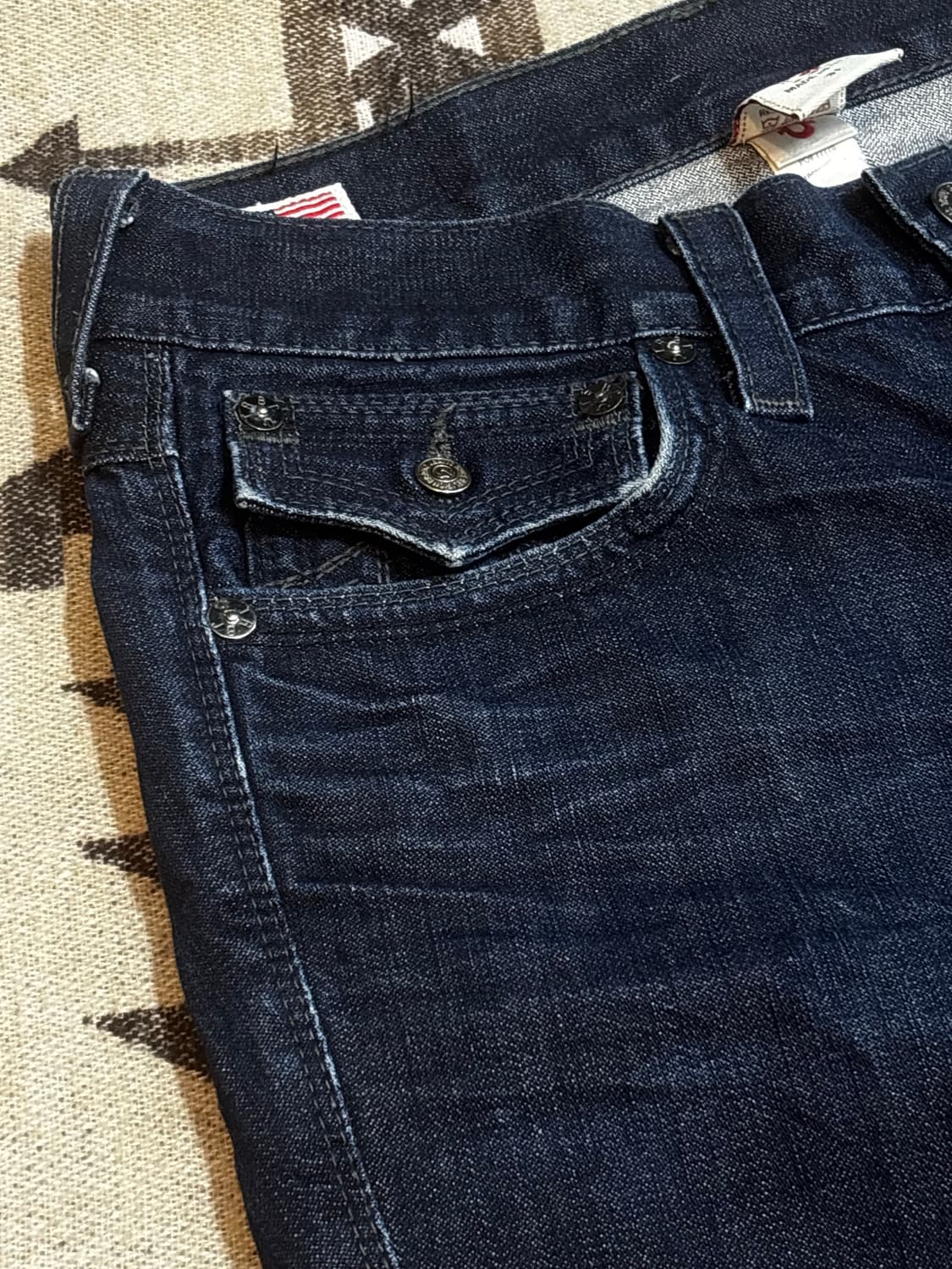 트루 릴리전 리키 빅 QT 플랩 포켓 데님 팬츠 상품이미지5