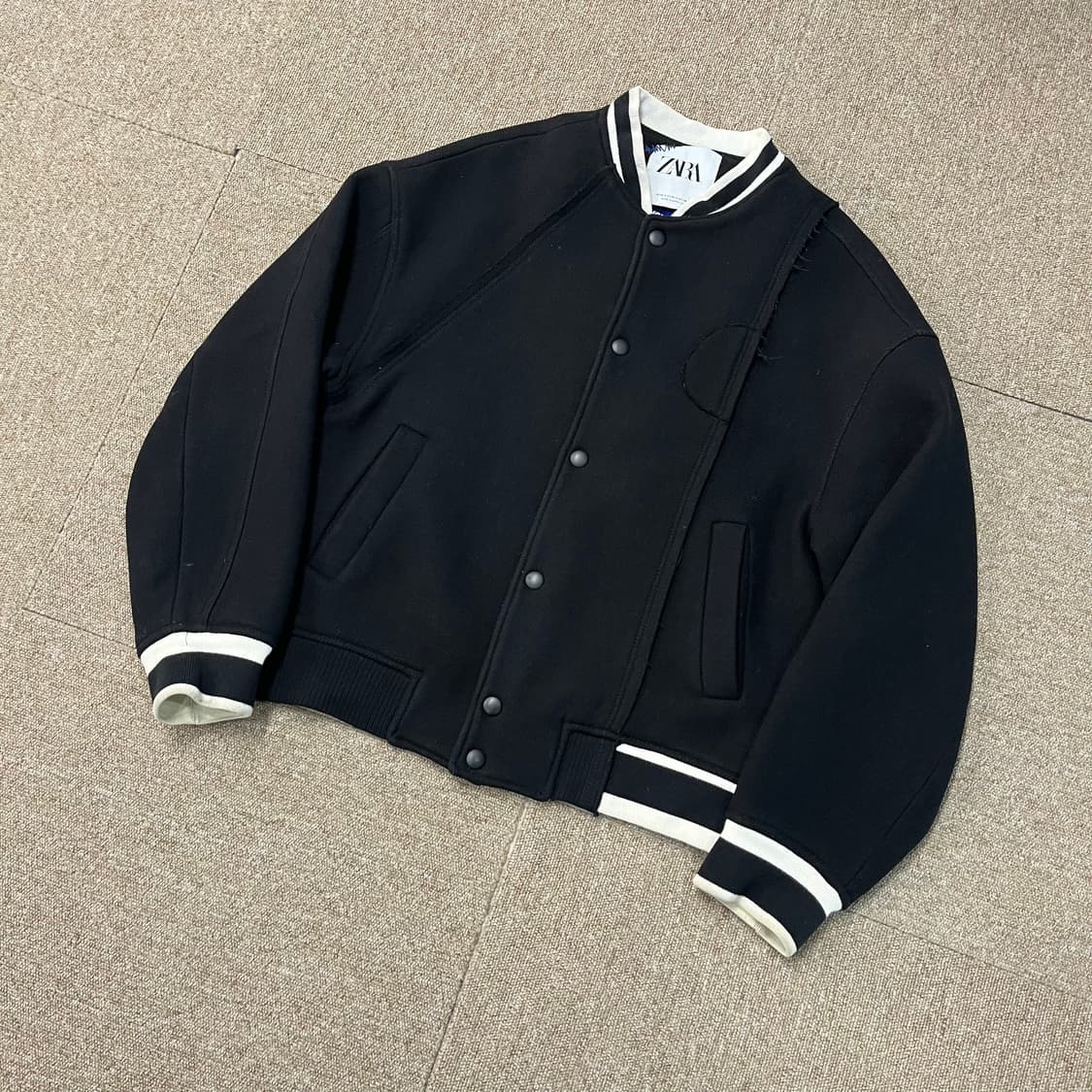 자라 x 아더에러 봄버 자켓 상품이미지1