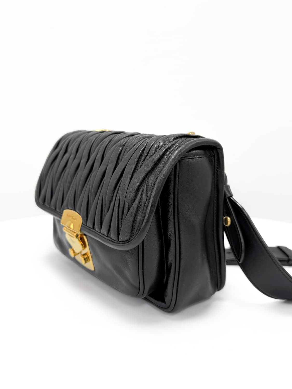 미우미우 파티나 마테라쎄 나파 크로스백 상품이미지6