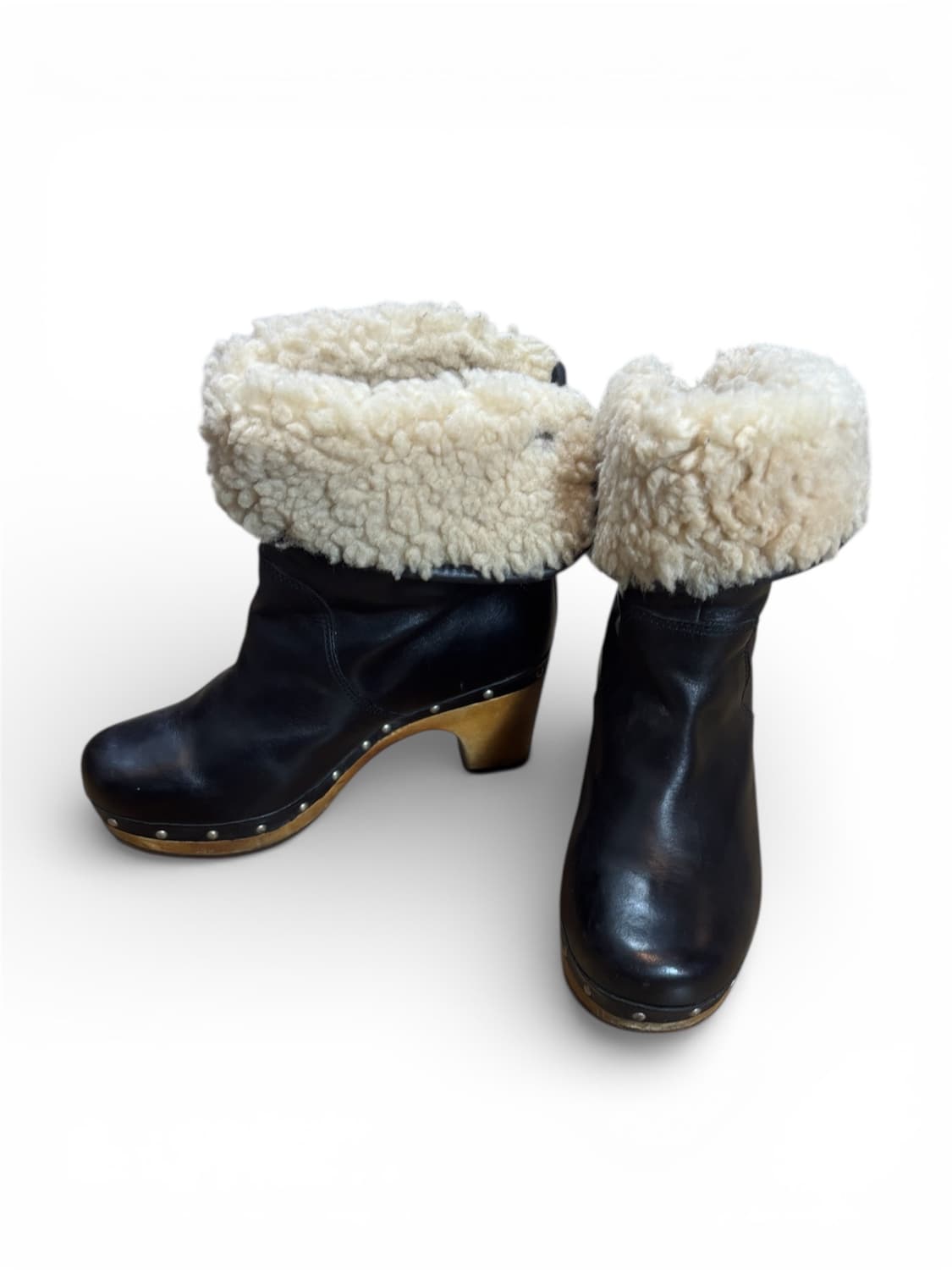 UGG Australia Lynnea 블랙 가죽 부츠 상품이미지2