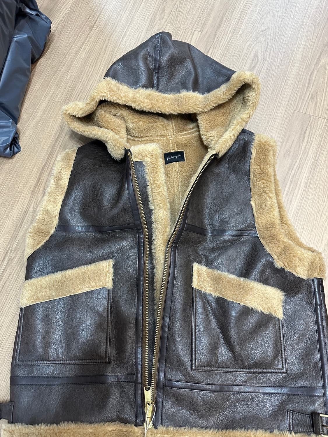 비헤비어 털조끼 새제품  상품이미지2