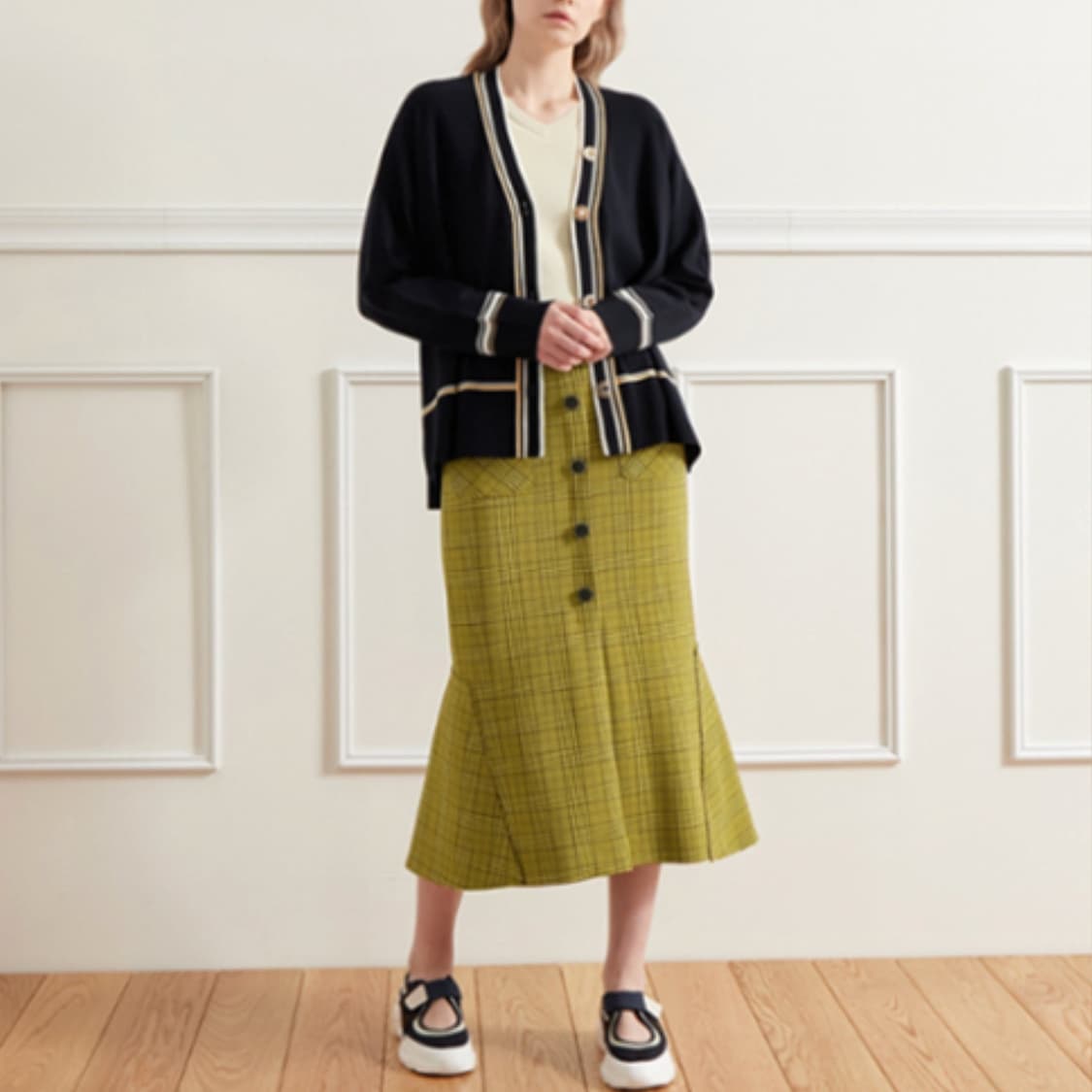 오즈세컨 비즈스톤 컬러 라인 니트 가디건 상품이미지1