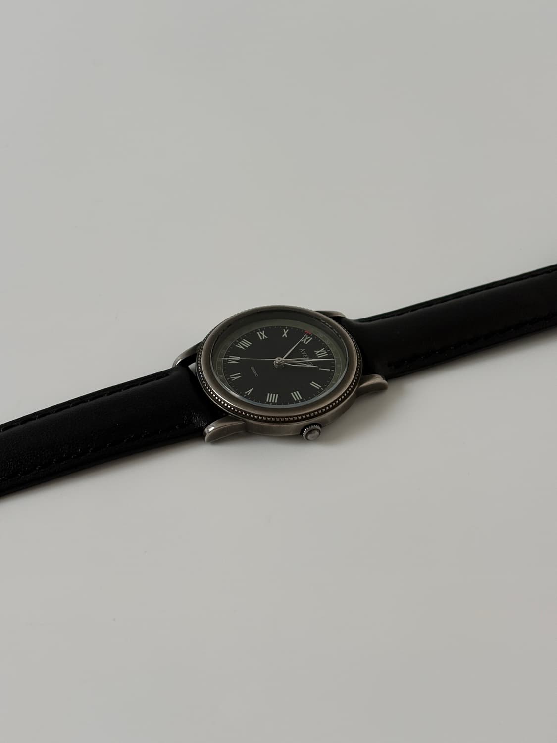 1990s Avenue Coin Bezel Black Quartz 상품이미지5