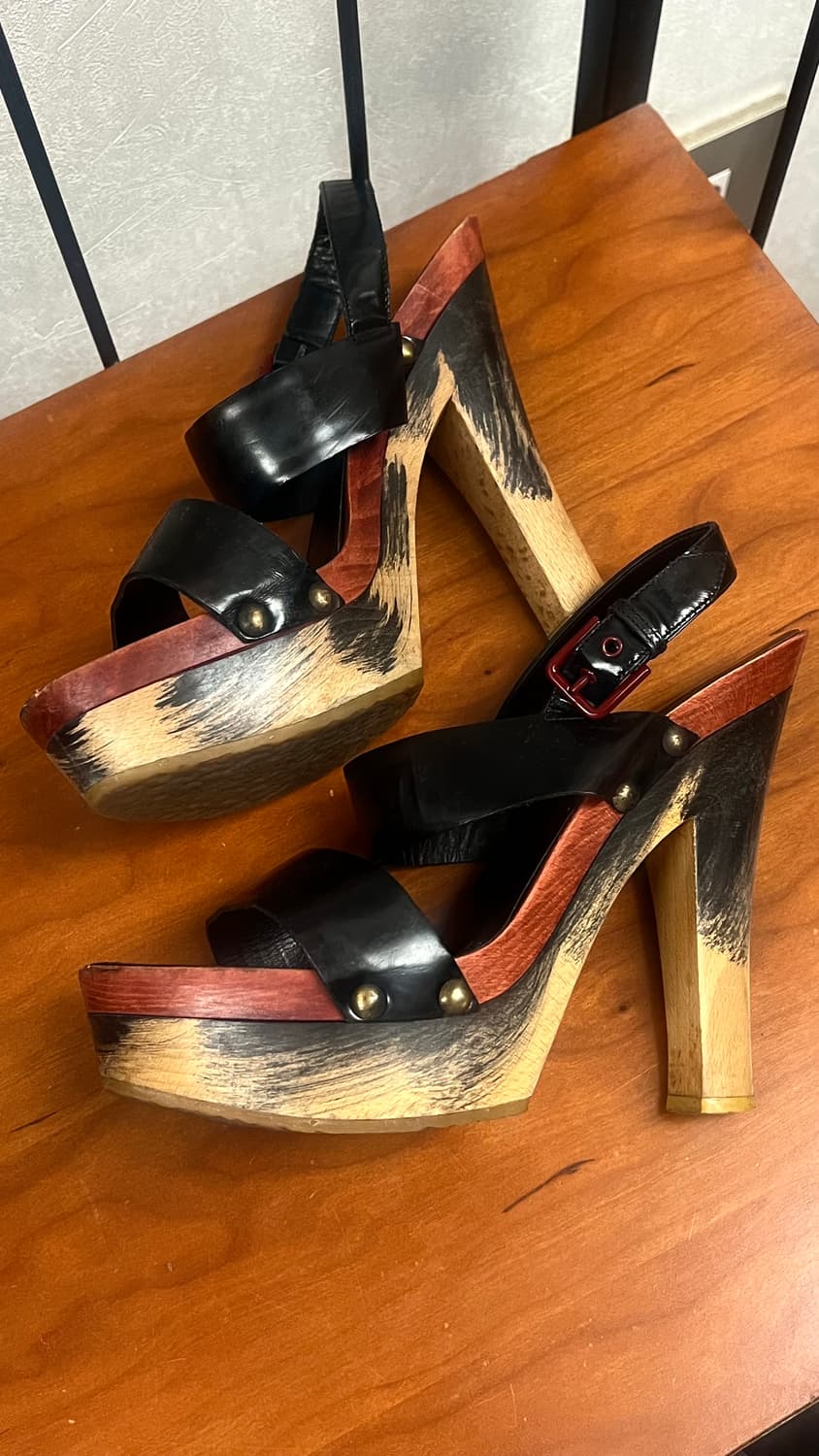 입생로랑 블랙 가죽 가보시 스트랩 샌들힐 245 상품이미지1