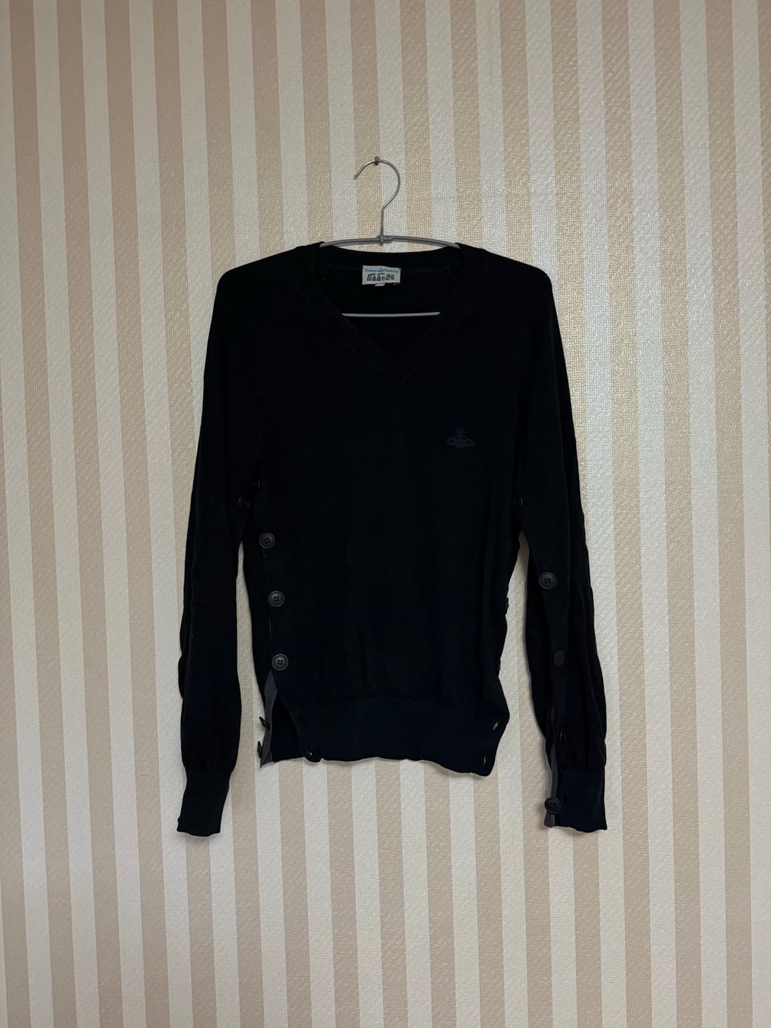 Vivienne Westwood 버튼 니트 상품이미지1