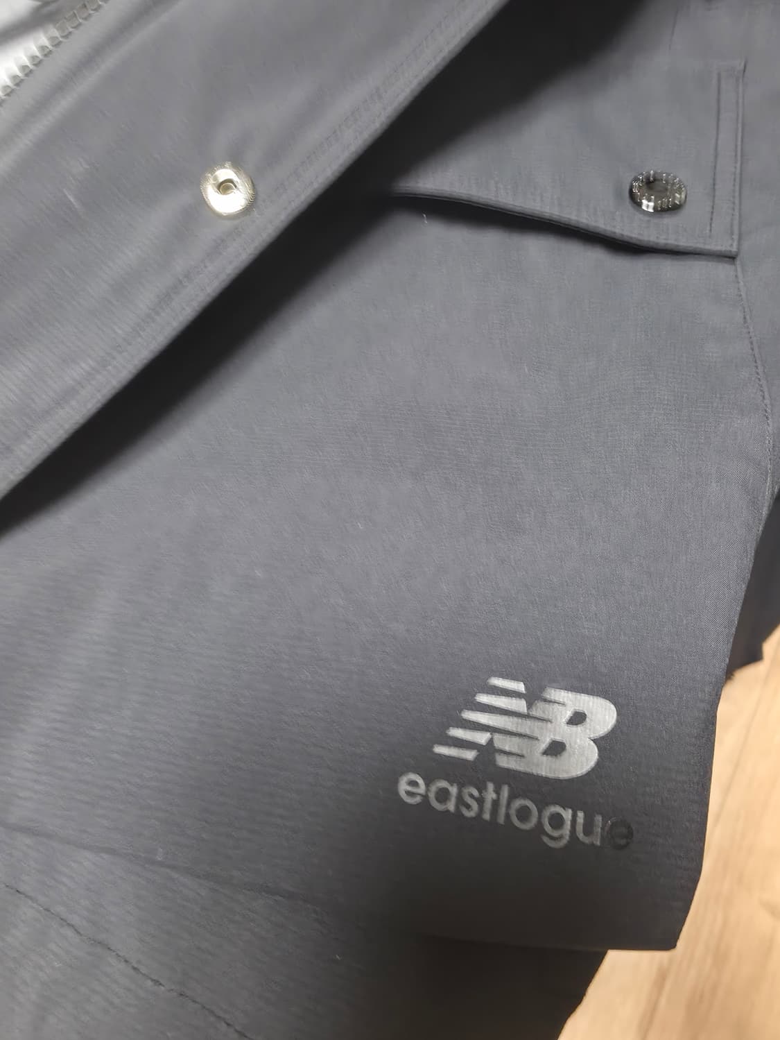 뉴발란스x이스트로그 고어텍스 파일럿 점퍼 블랙 L 상품이미지4