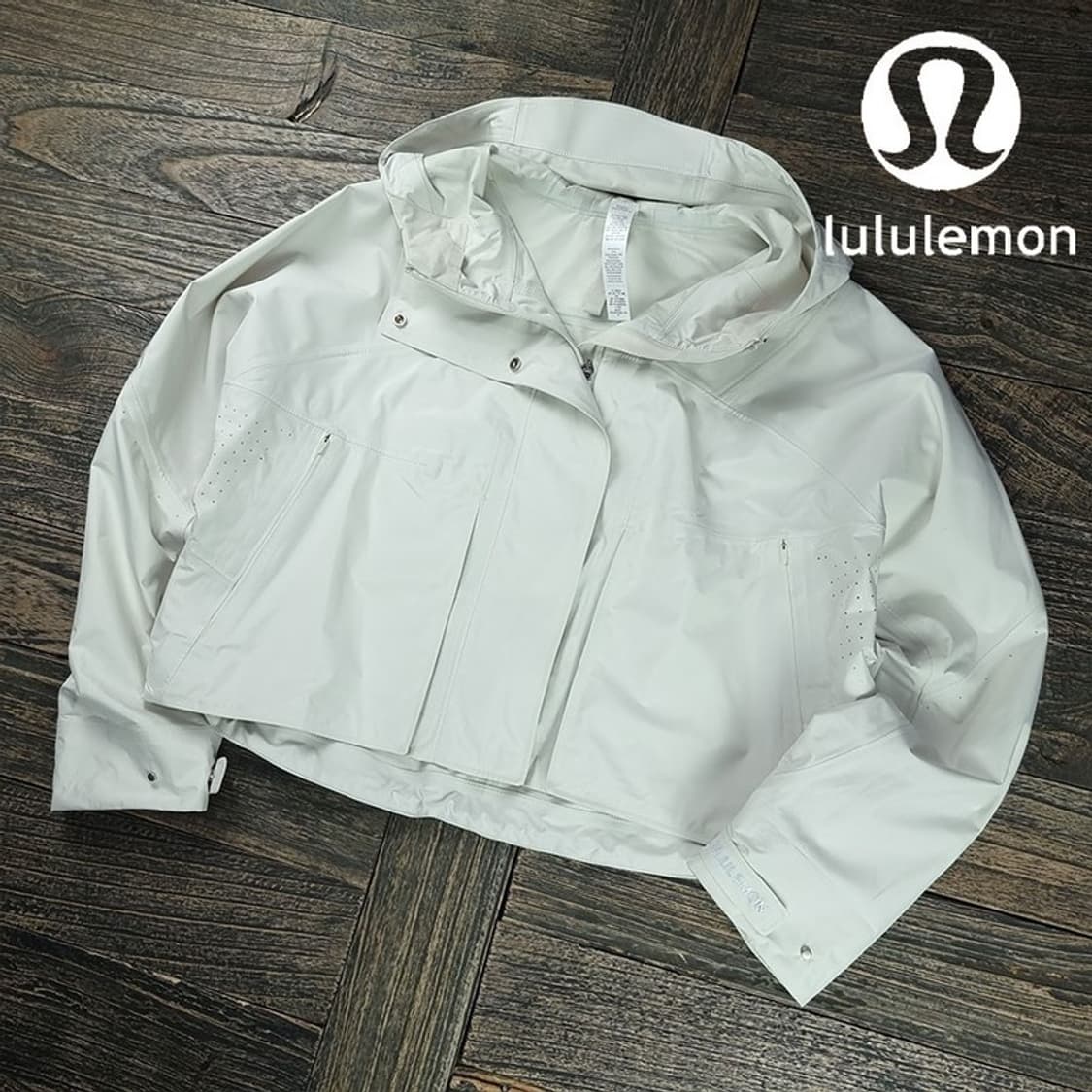 [룰루레몬] 레인 체이서 오버핏 크롭 후드 바람막이 자켓 M20127 상품이미지1