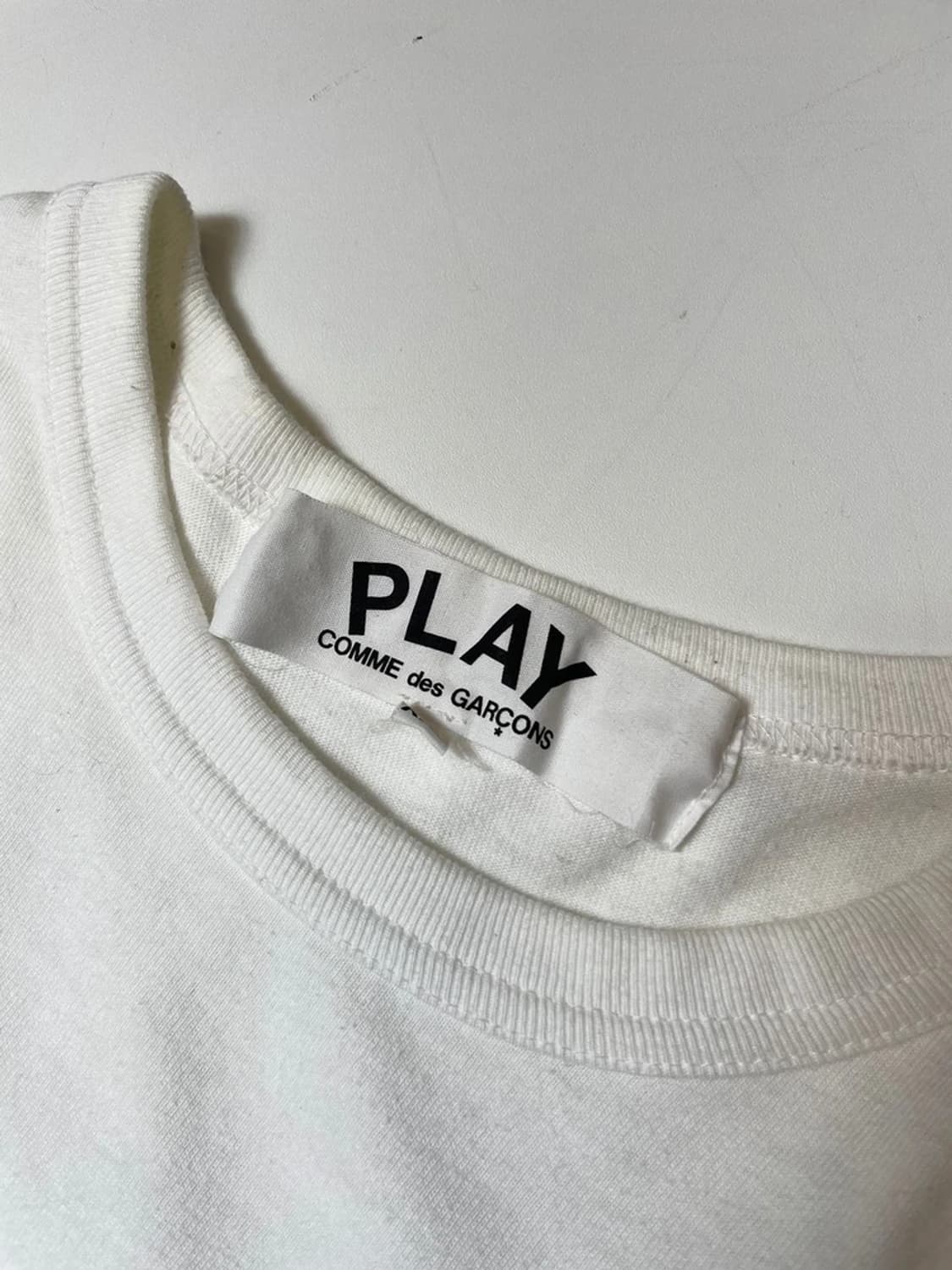 꼼데가르송 레드 하트 와펜 반팔 티셔츠 PN9647 상품이미지6