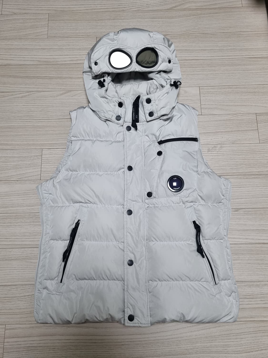 cp컴퍼니 밀레밀리아 조끼패딩 상품이미지2