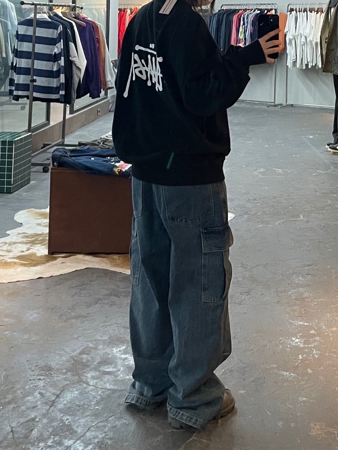 스투시 베이직로고 블랙 맨투맨 H1999 상품이미지2