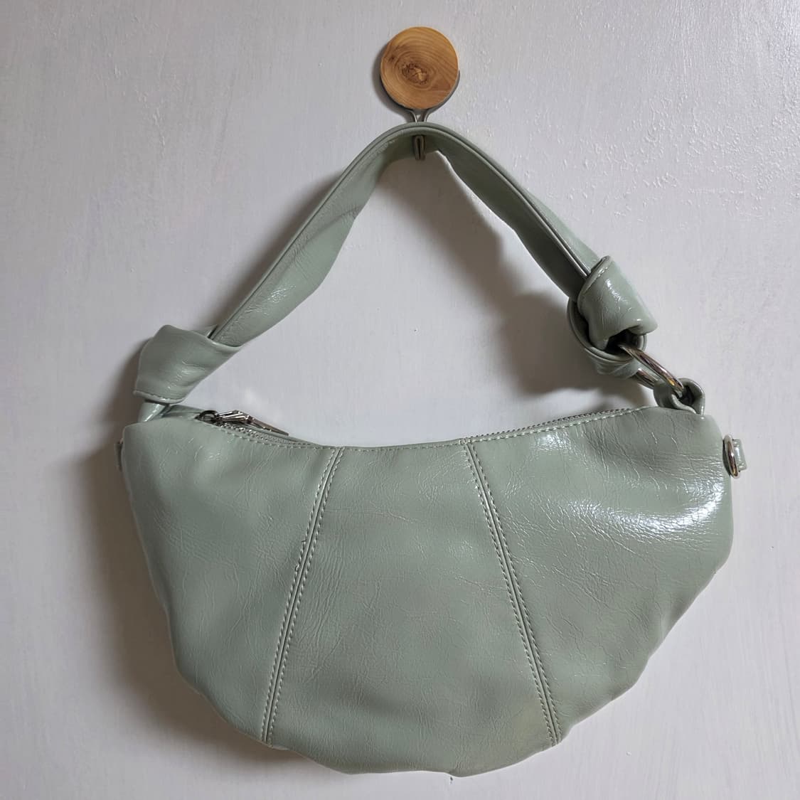 새상품) 에잇세컨즈 크로와상백 상품이미지1