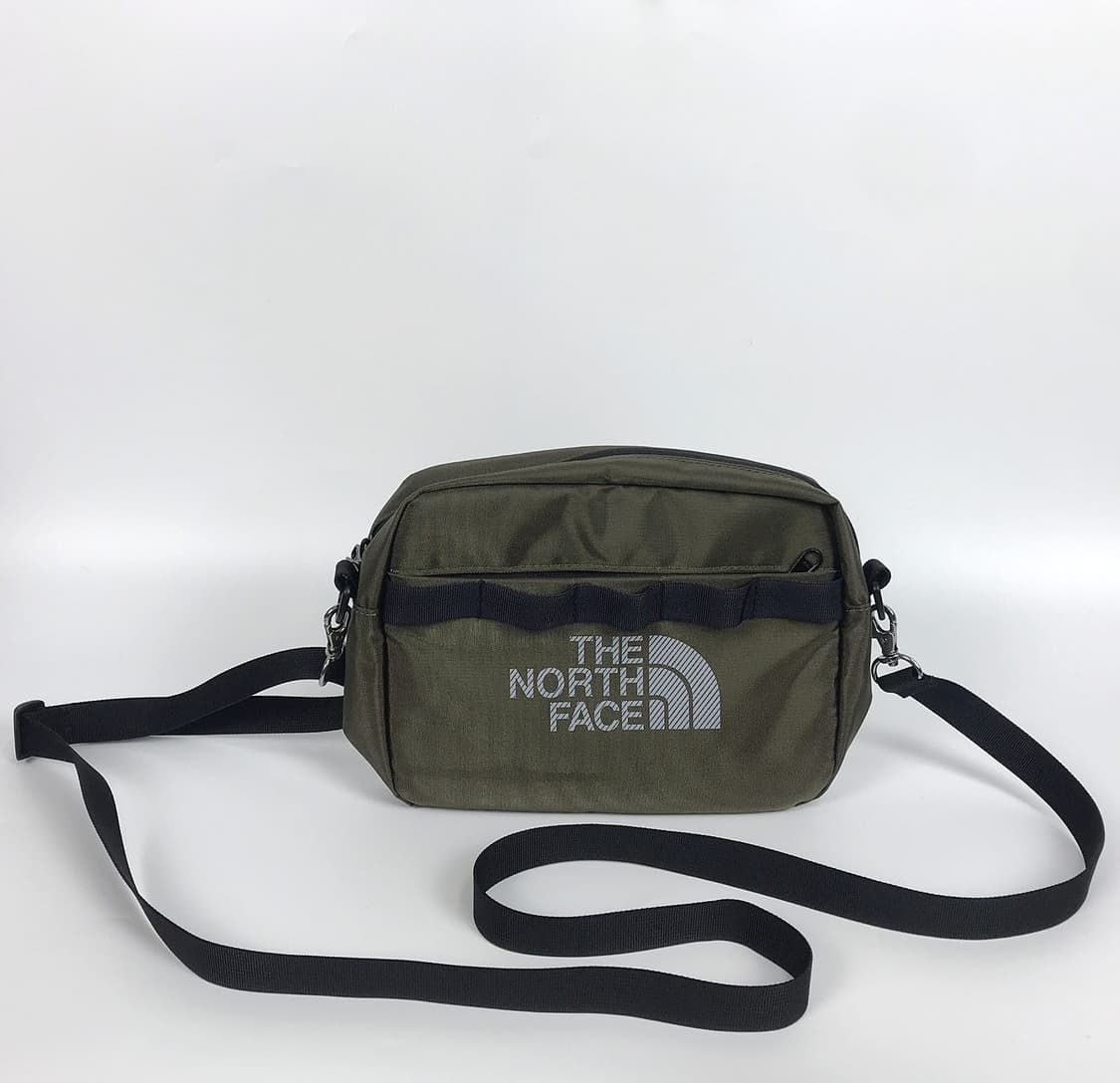 노스페이스 카키색 크로스백 가방 상품이미지1