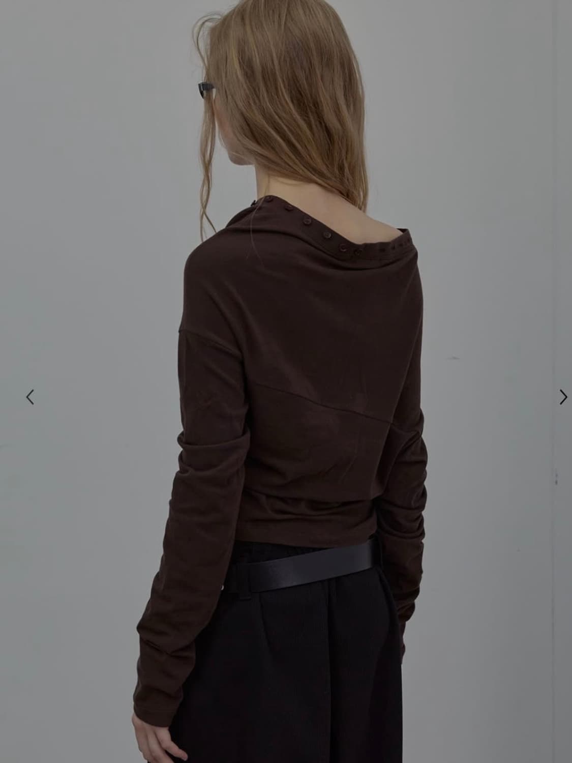 LCDC 언발란스 드레이프넥탑 상품이미지3