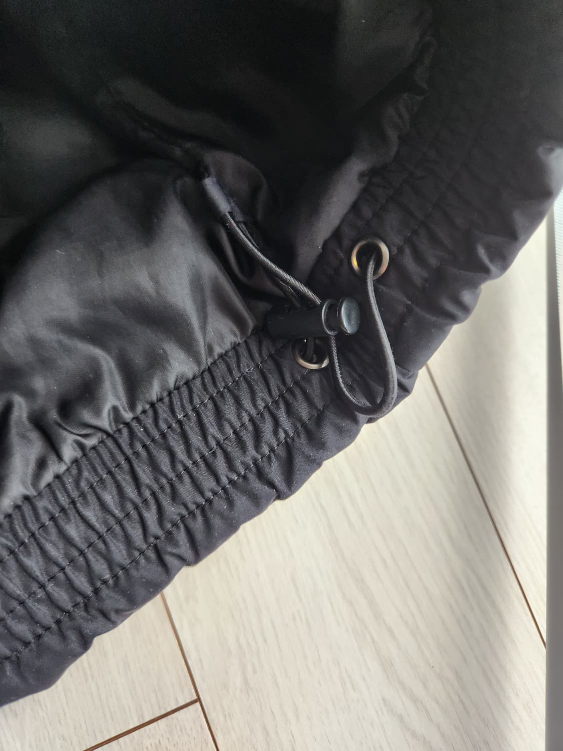 에잇세컨즈 남성 푸퍼 블랙 숏패딩 사이즈100(L)

얼핏보면 새거에요^ 상품이미지7