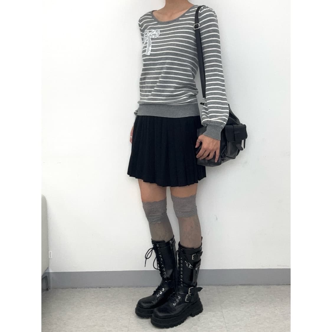 빈티지 그레이 리본 스트라이프 니트 상품이미지2
