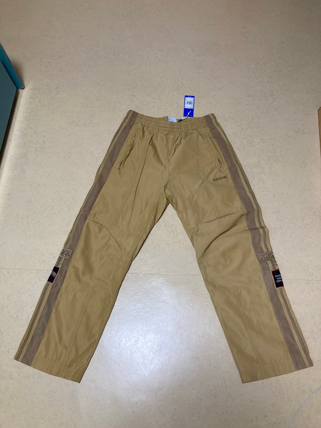 아디다스X미드웨스트키즈 트랙팬츠(M 새제품) 입니다.  상품이미지1