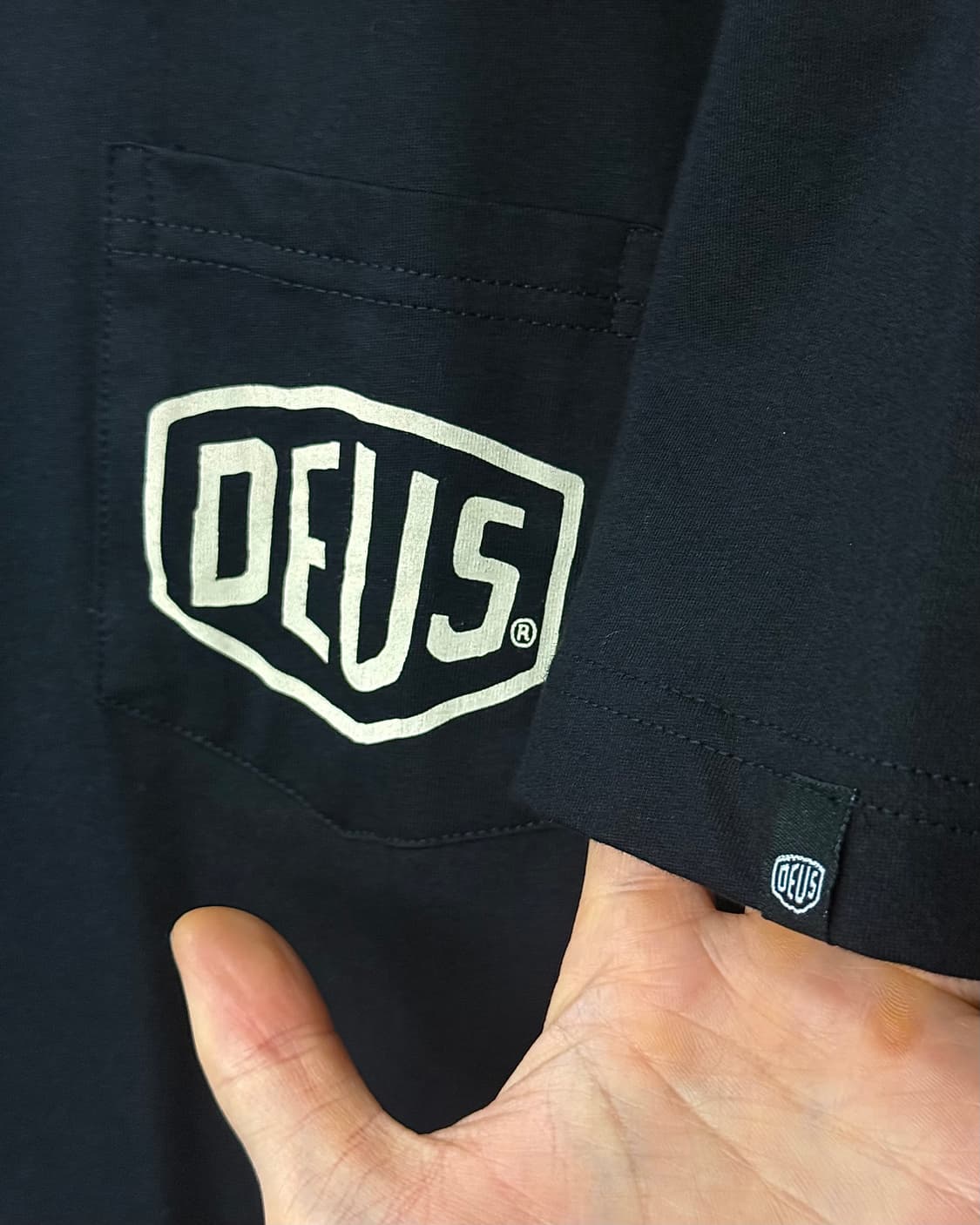 데우스 엑스마키나 오가닉 코튼 창구 서프 포켓 블랙 반팔 티 L 100 상품이미지6