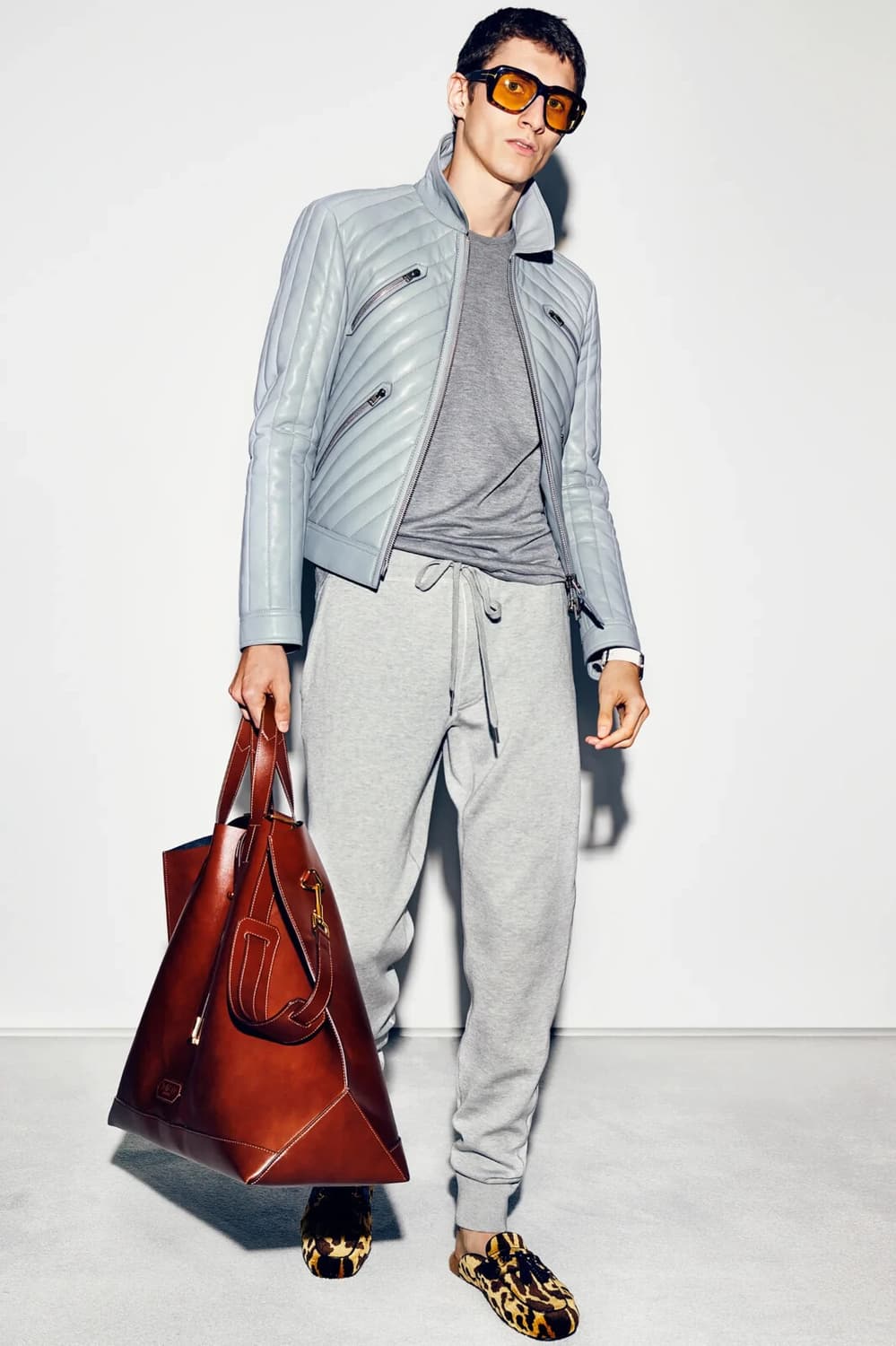 톰포드 양가죽 그레이 패딩 라이더 자켓 판매 합니다. 상품이미지1