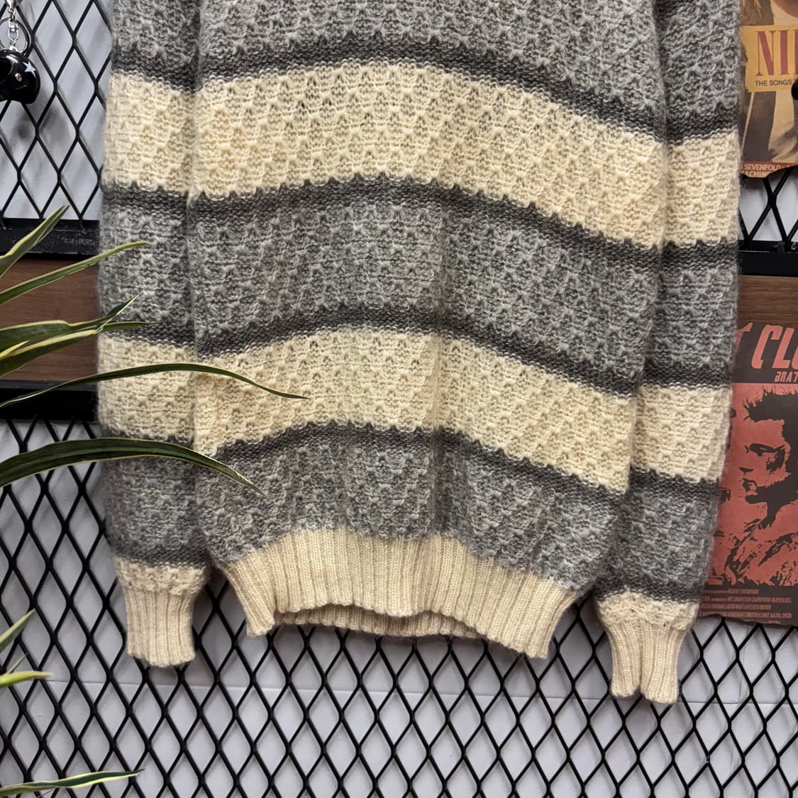 90s JPN VINTAGE 스트라이프 패턴 니트 그레이 아이보리 배색 상품이미지4